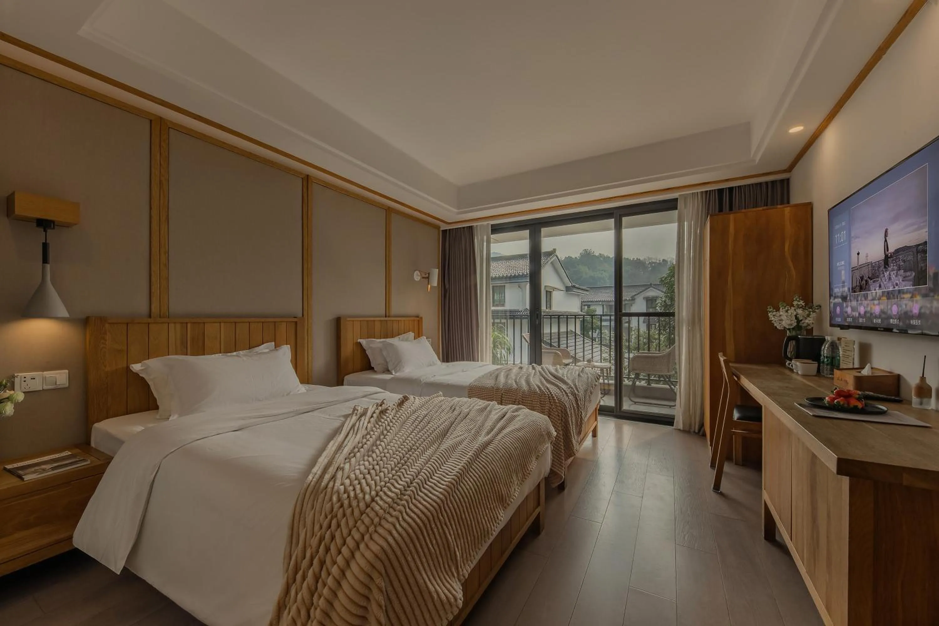 Photo of the whole room, Bed in T innn - West Lake - Yueshang Yunshe Homestay - Hangzhou Taiziwan Park Branch