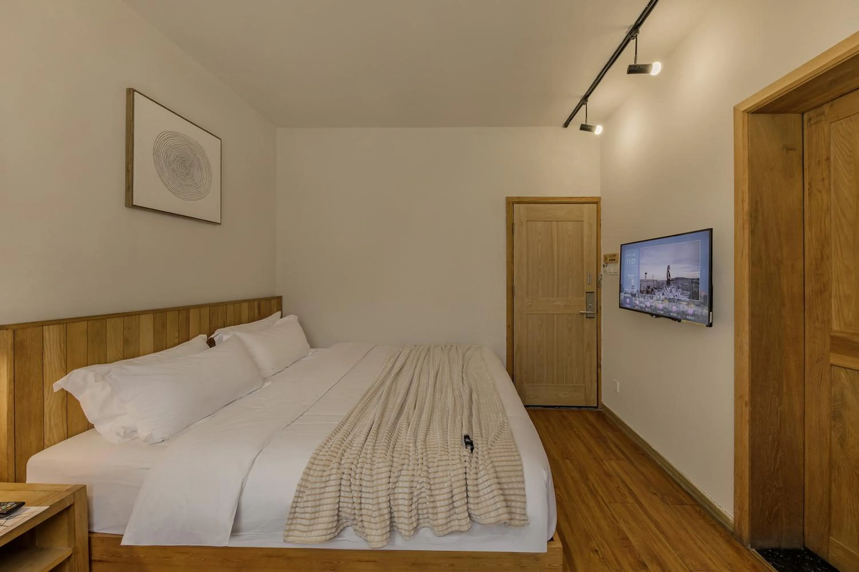 Bedroom, Bed in T innn - West Lake - Yueshang Yunshe Homestay - Hangzhou Taiziwan Park Branch