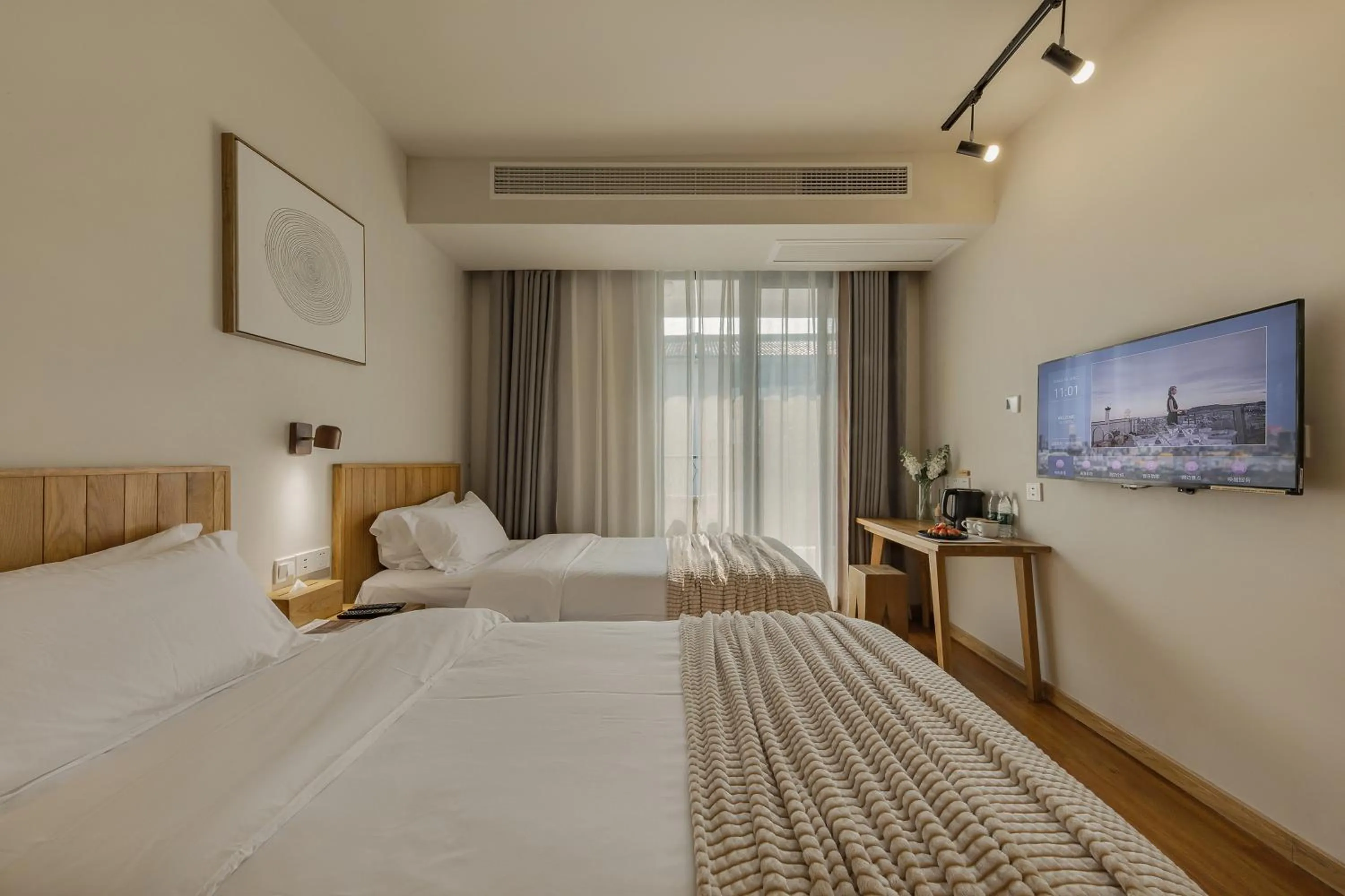 Bedroom, Bed in T innn - West Lake - Yueshang Yunshe Homestay - Hangzhou Taiziwan Park Branch
