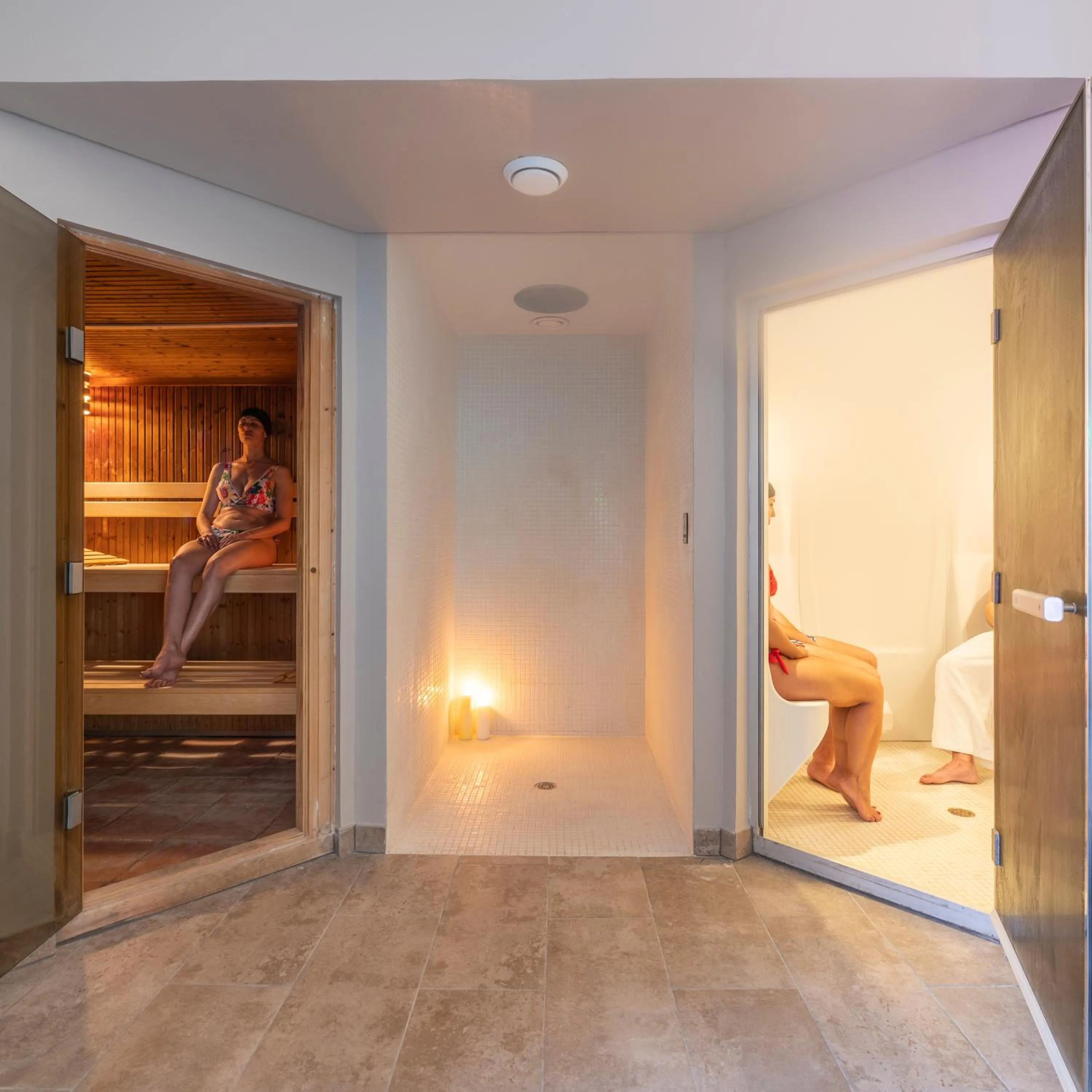 People, Bed in Vale da Lapa Village Resort