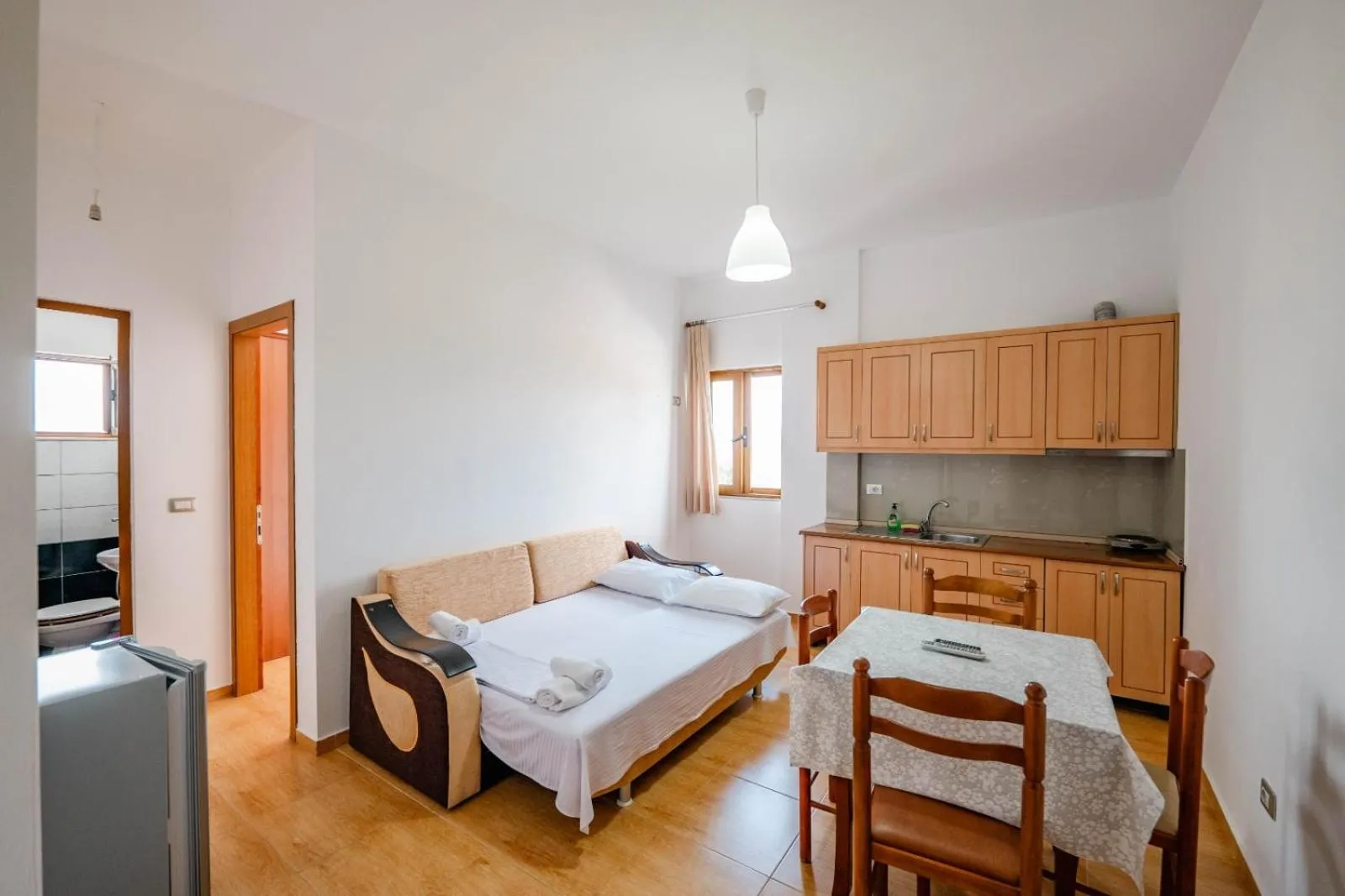 Kitchen or kitchenette, Bed in Vila Pasqyra