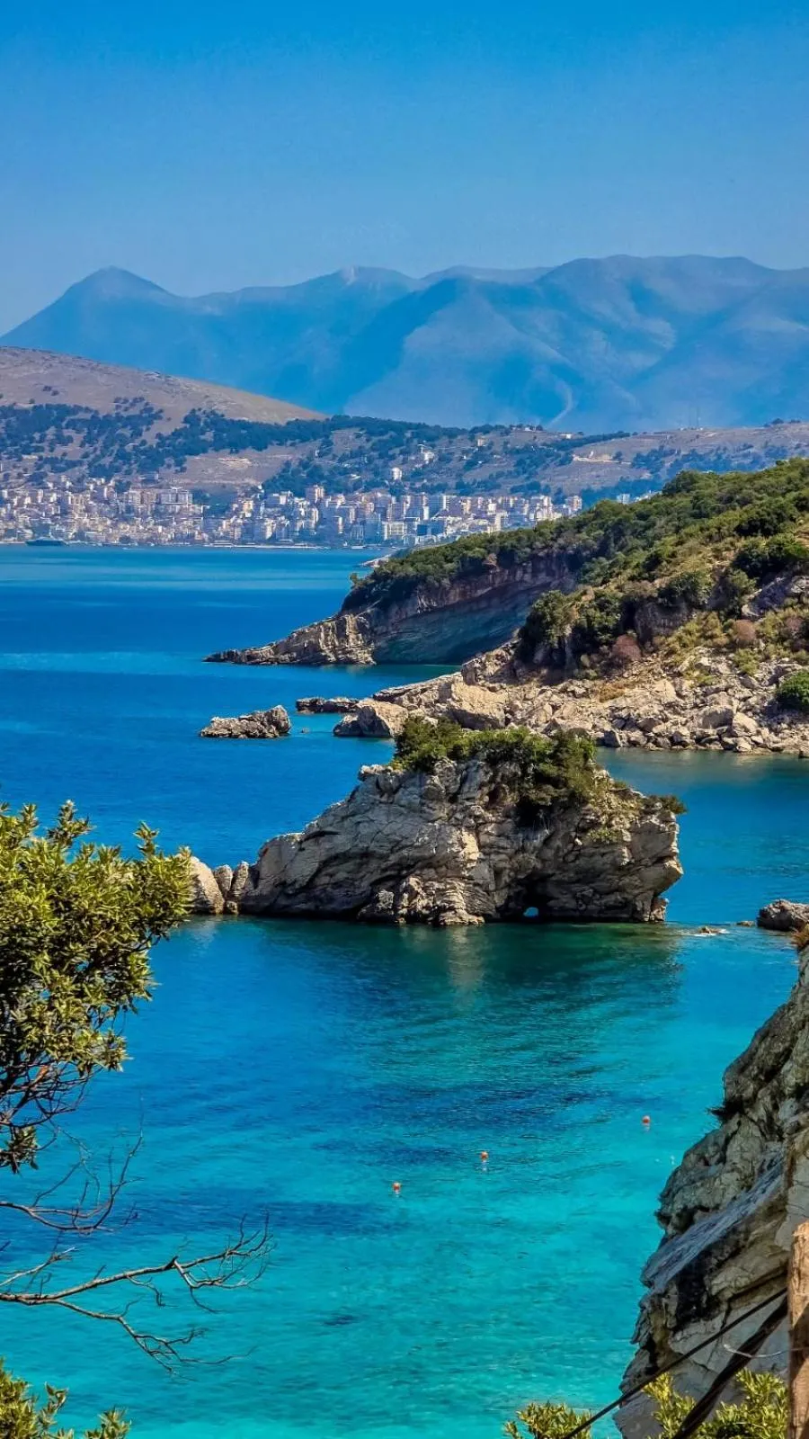 Natural landscape in Vila Pasqyra