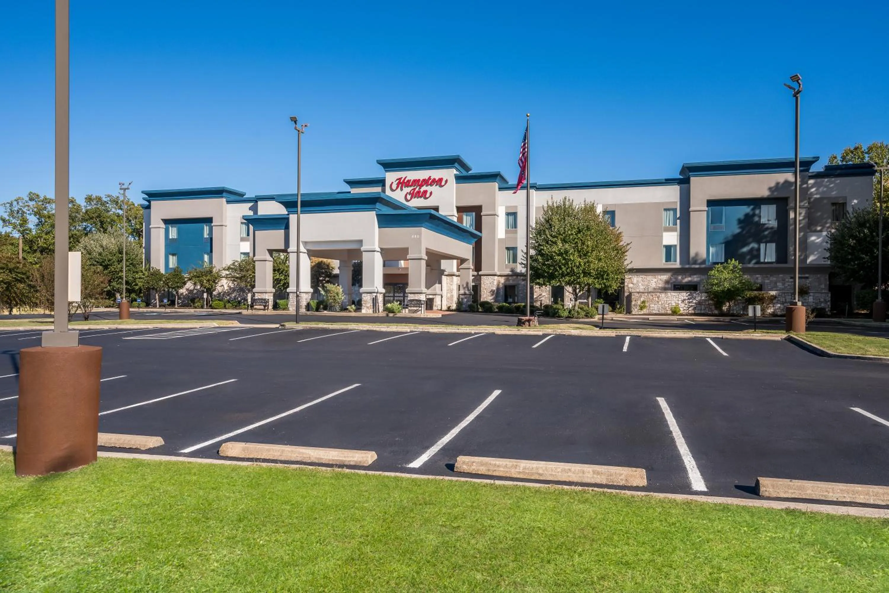 Property building in Hampton Inn - Monticello