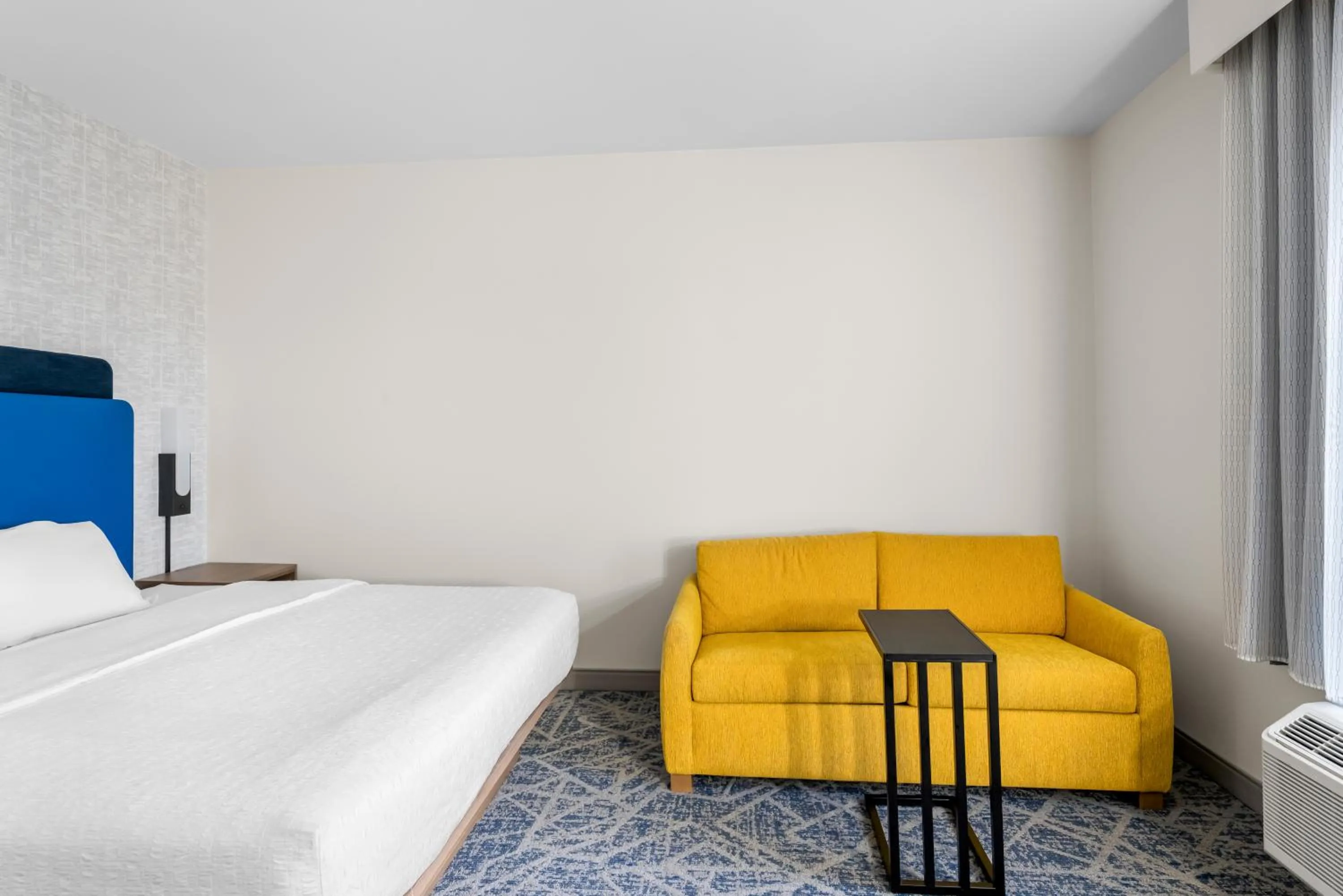 Bed in Hampton Inn - Monticello