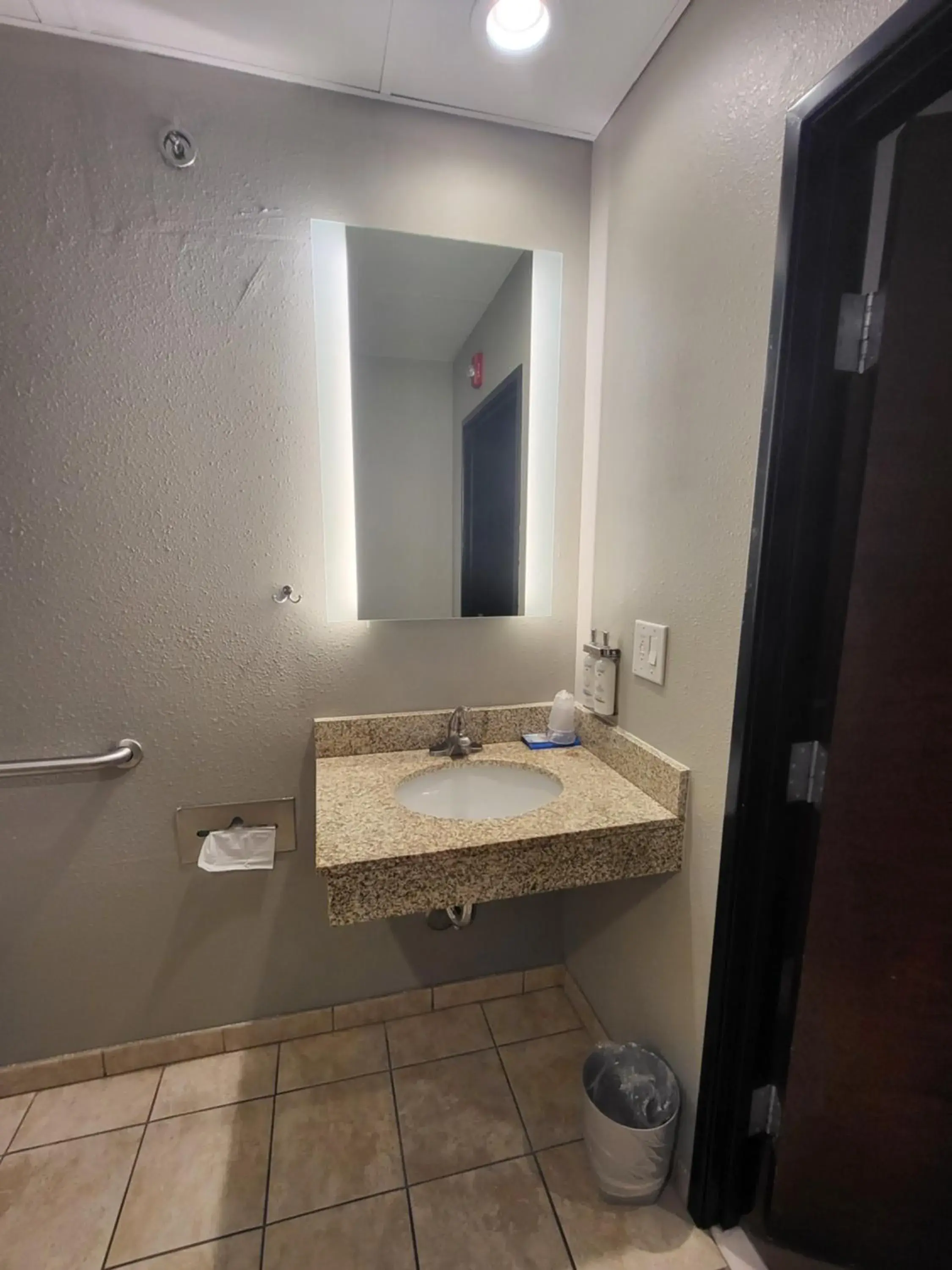 Standard King Room with Roll-in Shower - Mobility Accessible in Route 66 inn & Suites Standard King Room with Roll-in Shower - Mobility Accessible in Route 66 inn & Suites