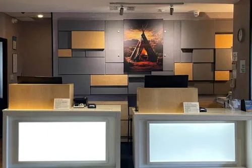 Comfort Inn & Suites Miami - Route 66