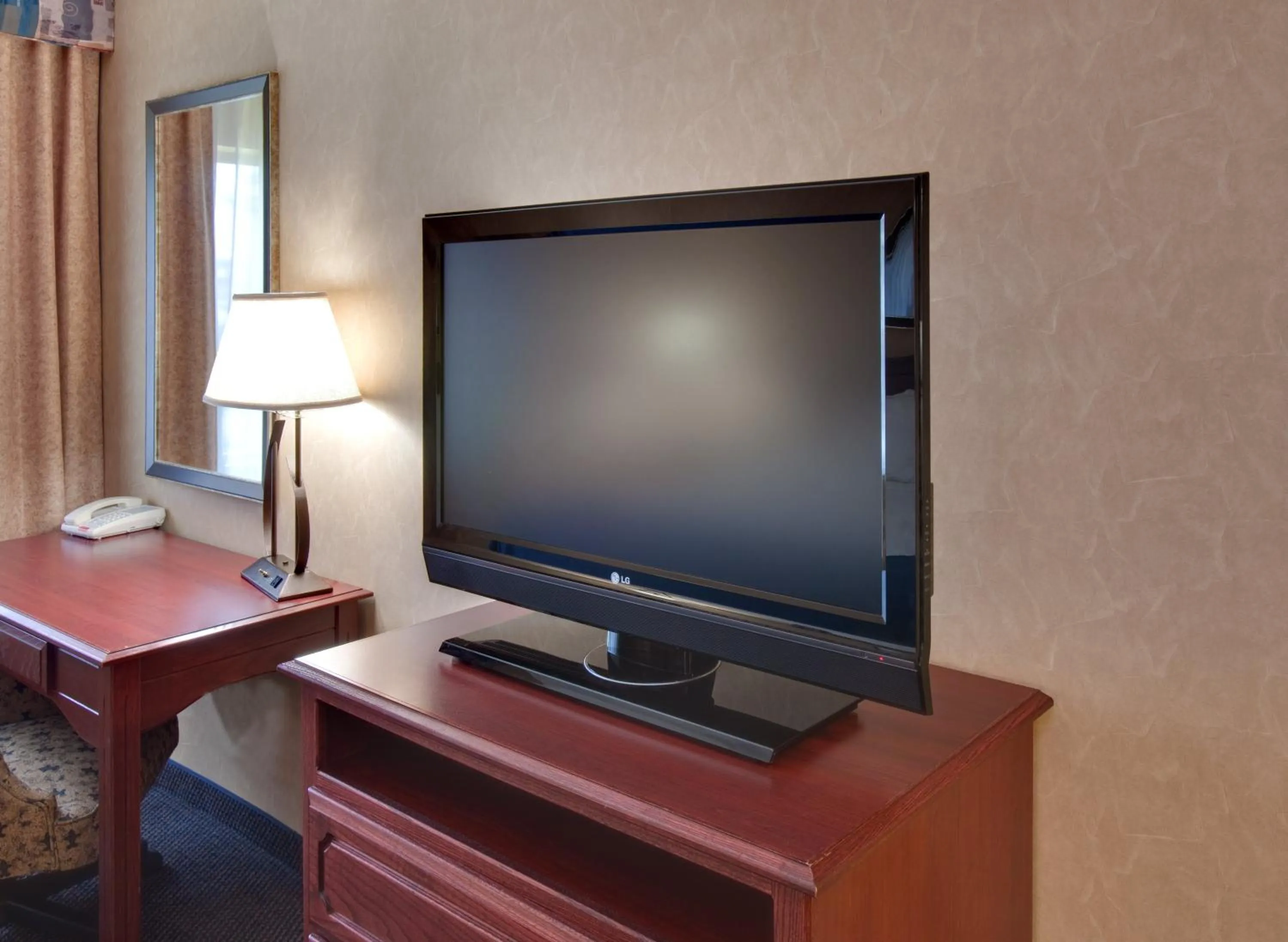 Photo of the whole room in Holiday Inn Express Jamestown by IHG