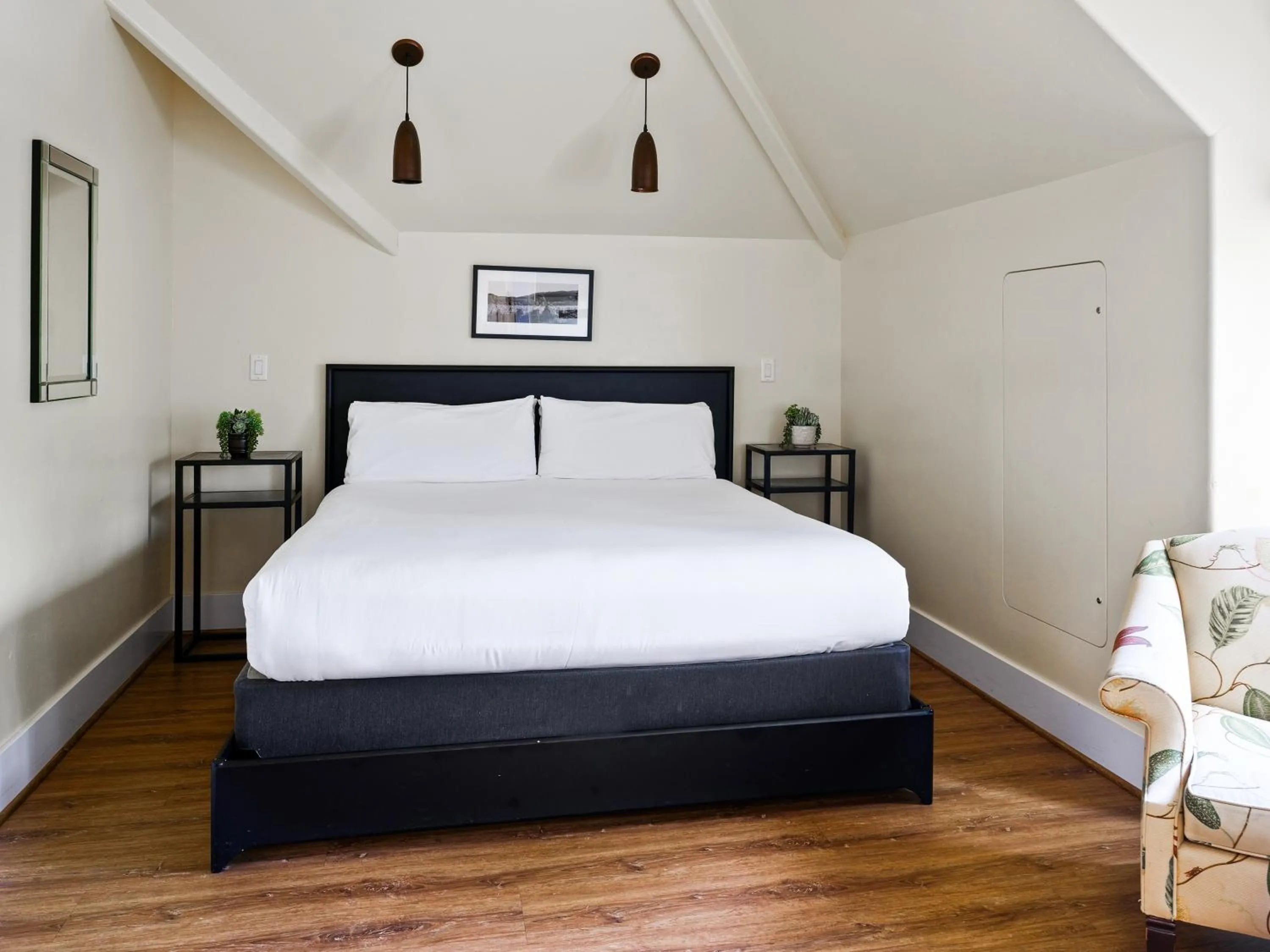 Bed in Inn at Sonoma, A Four Sisters Inn