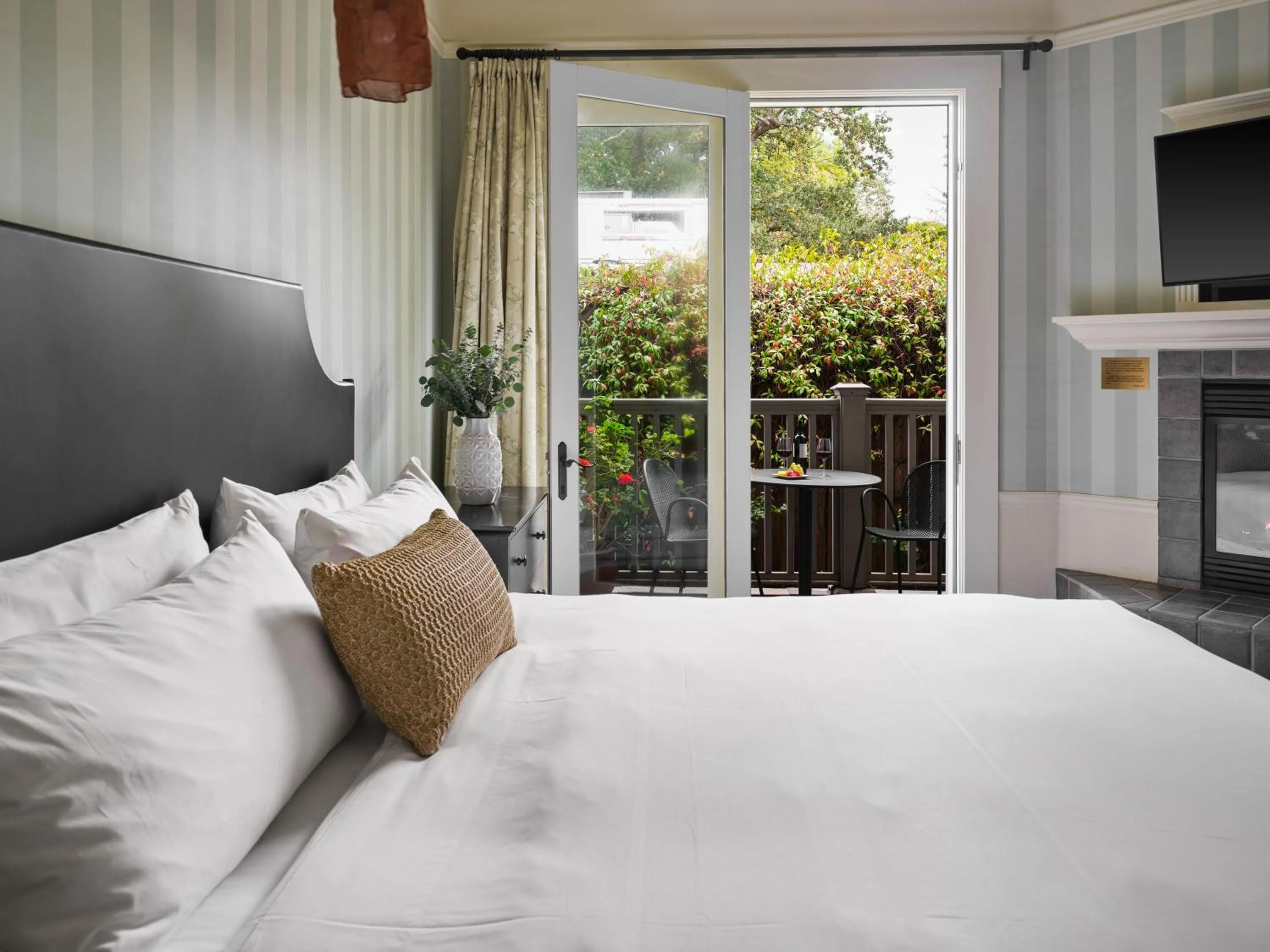 Bed in Inn at Sonoma, A Four Sisters Inn