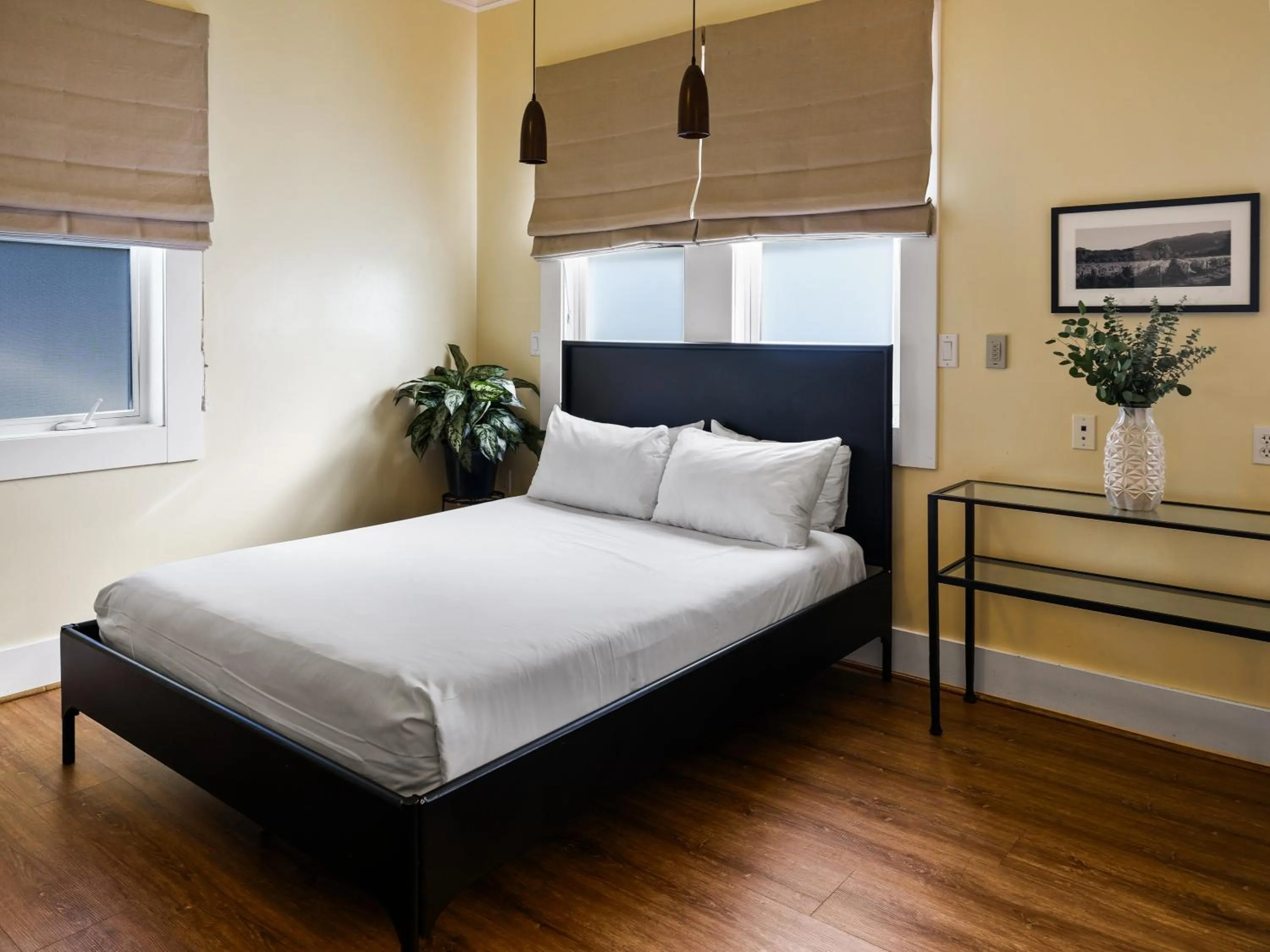 Bed in Inn at Sonoma, A Four Sisters Inn