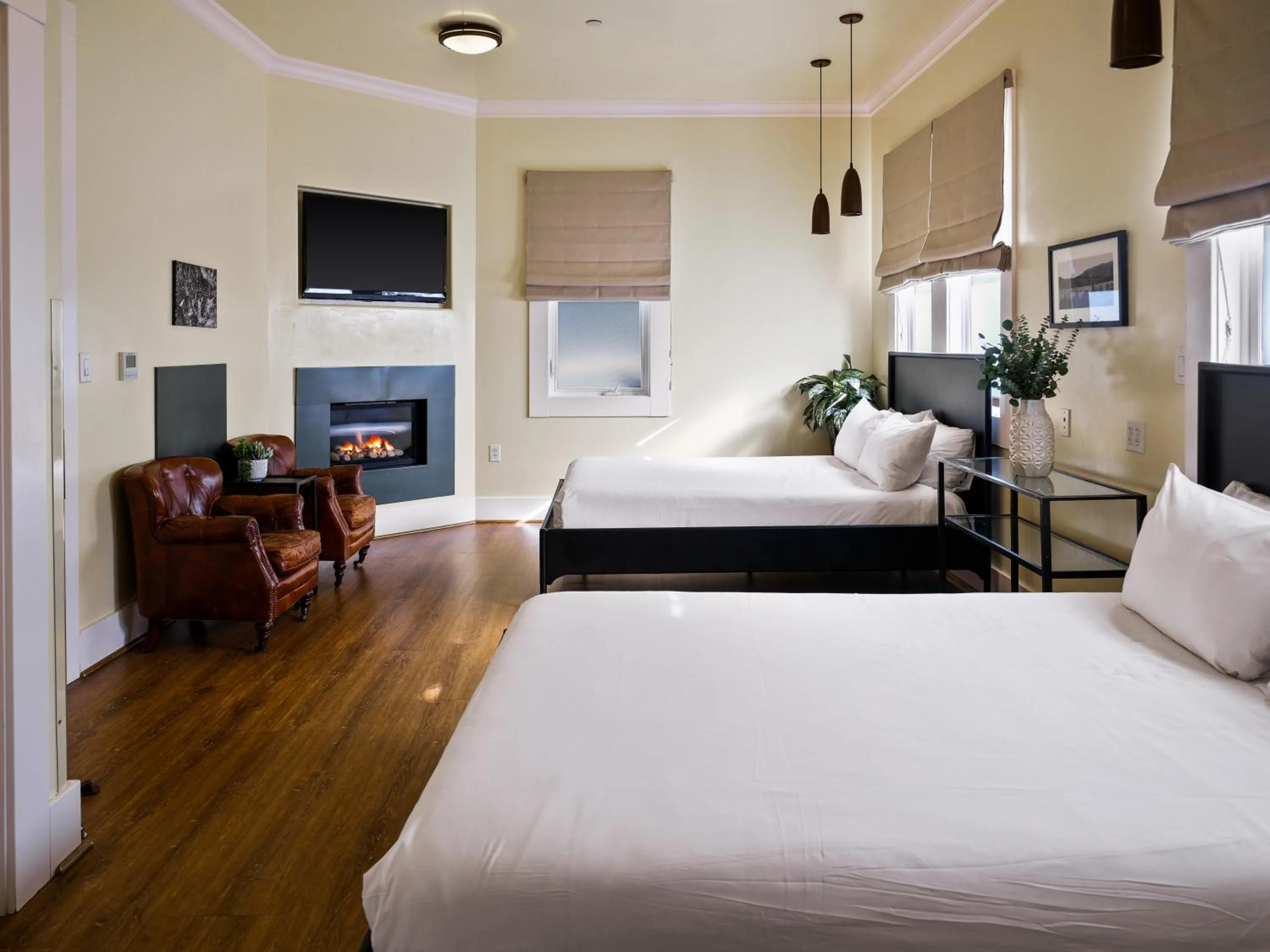 Bed in Inn at Sonoma, A Four Sisters Inn