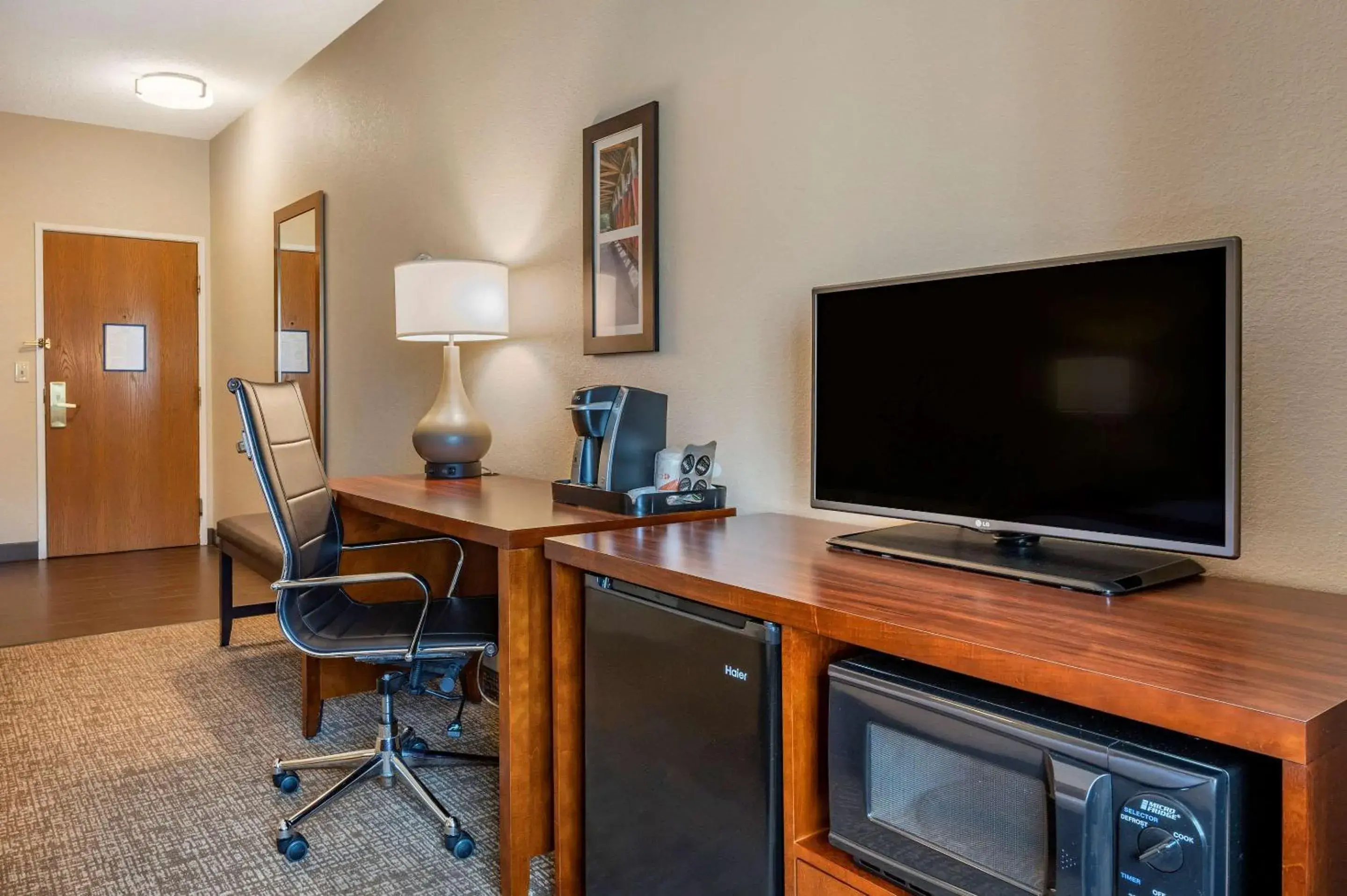 King Suite - Non-Smoking in Comfort Inn La Porte King Suite - Non-Smoking in Comfort Inn La Porte