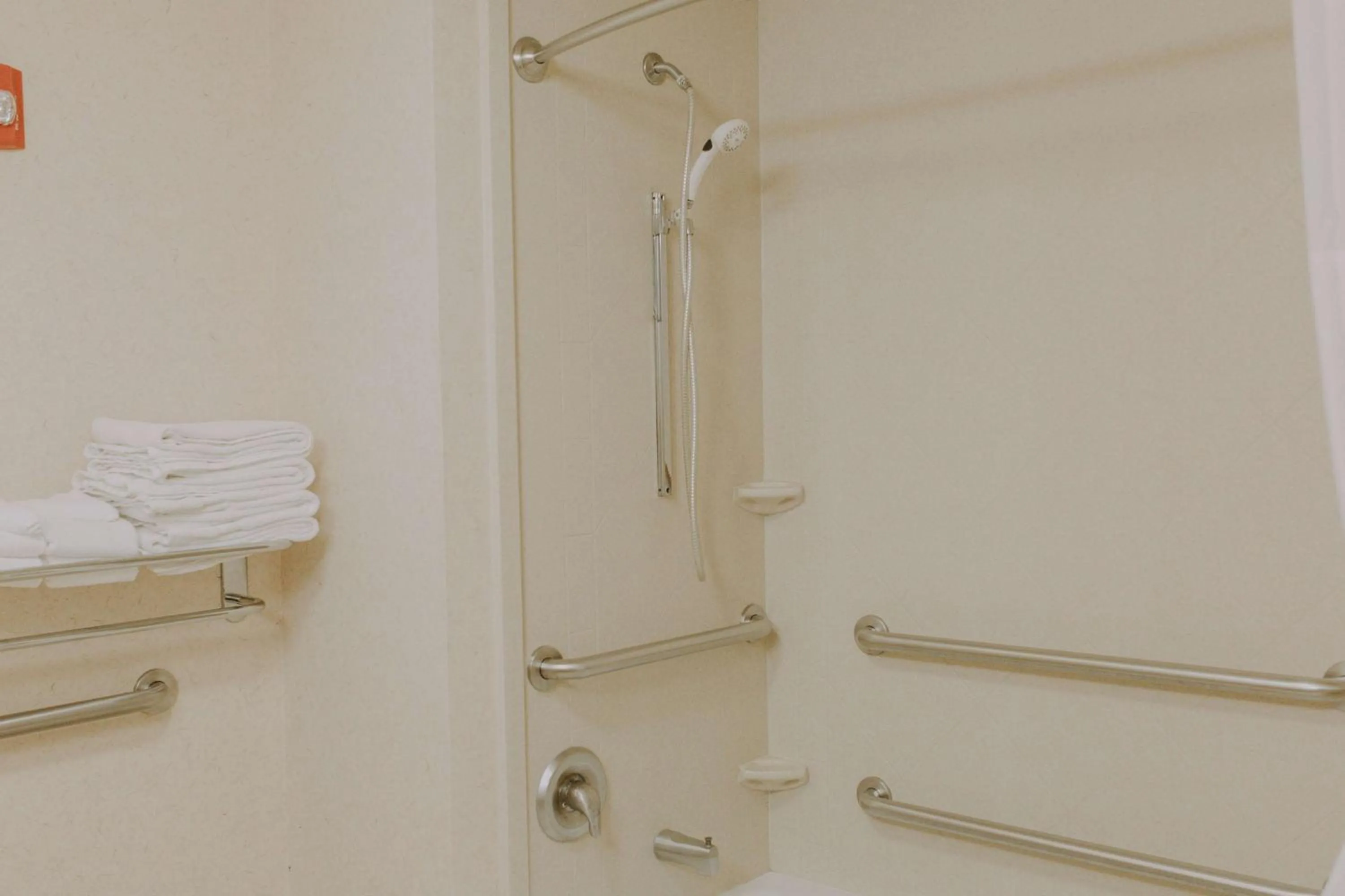 Bathroom in Hampton Inn & Suites Green River