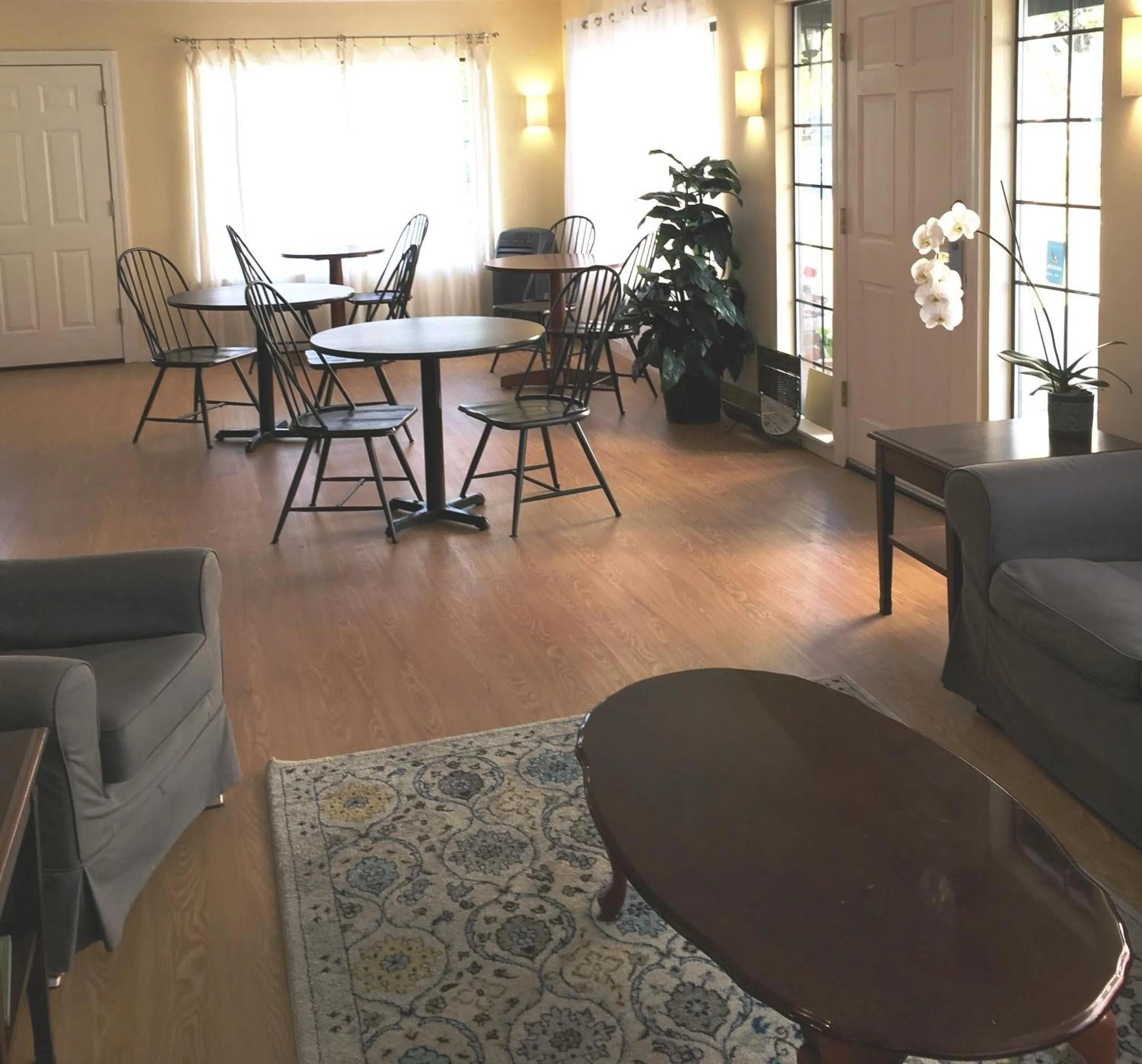 Lobby or reception in Diablo Mountain Inn Walnut Creek