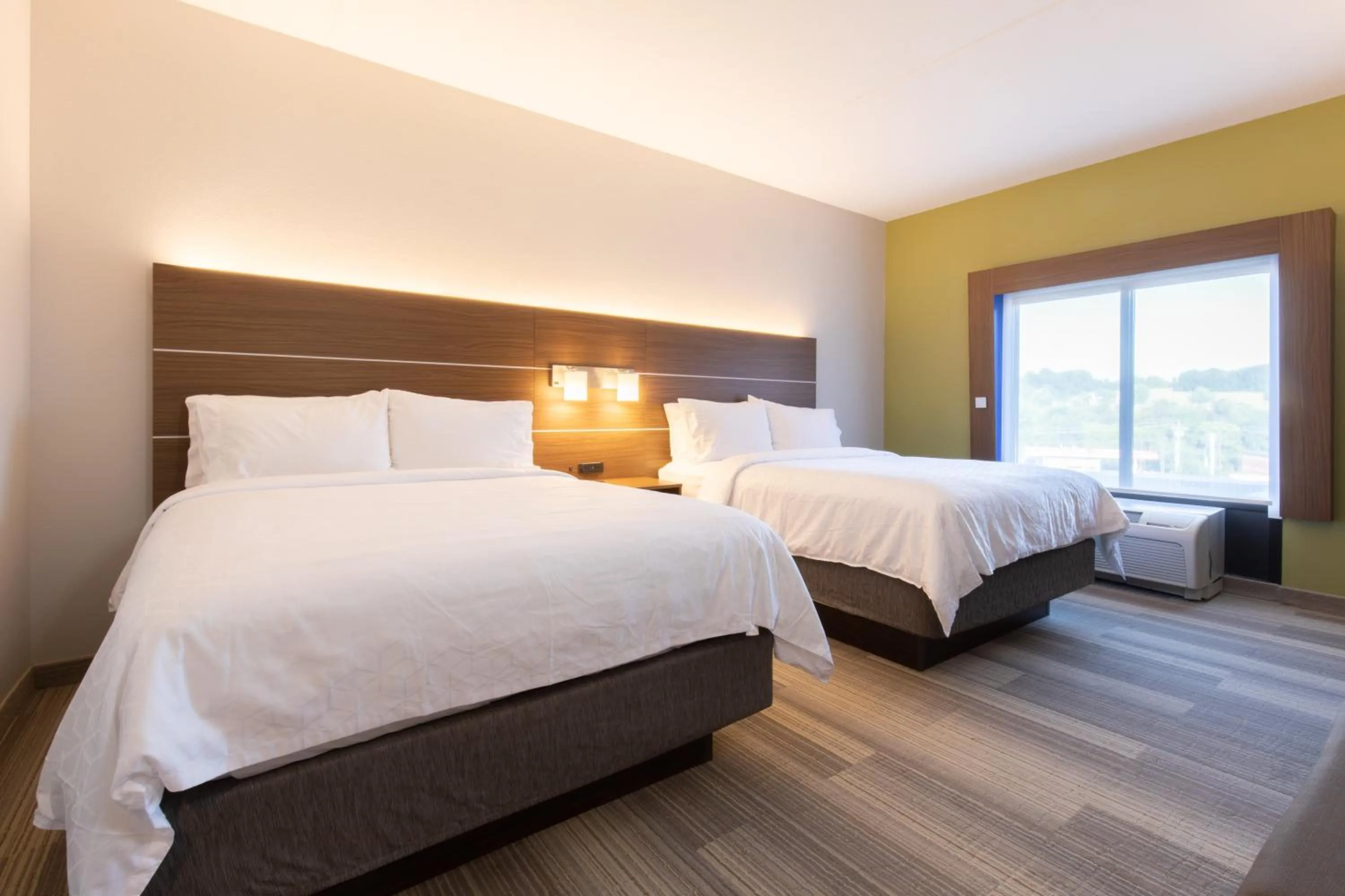 Bedroom, Bed in Holiday Inn Express Johnson City by IHG