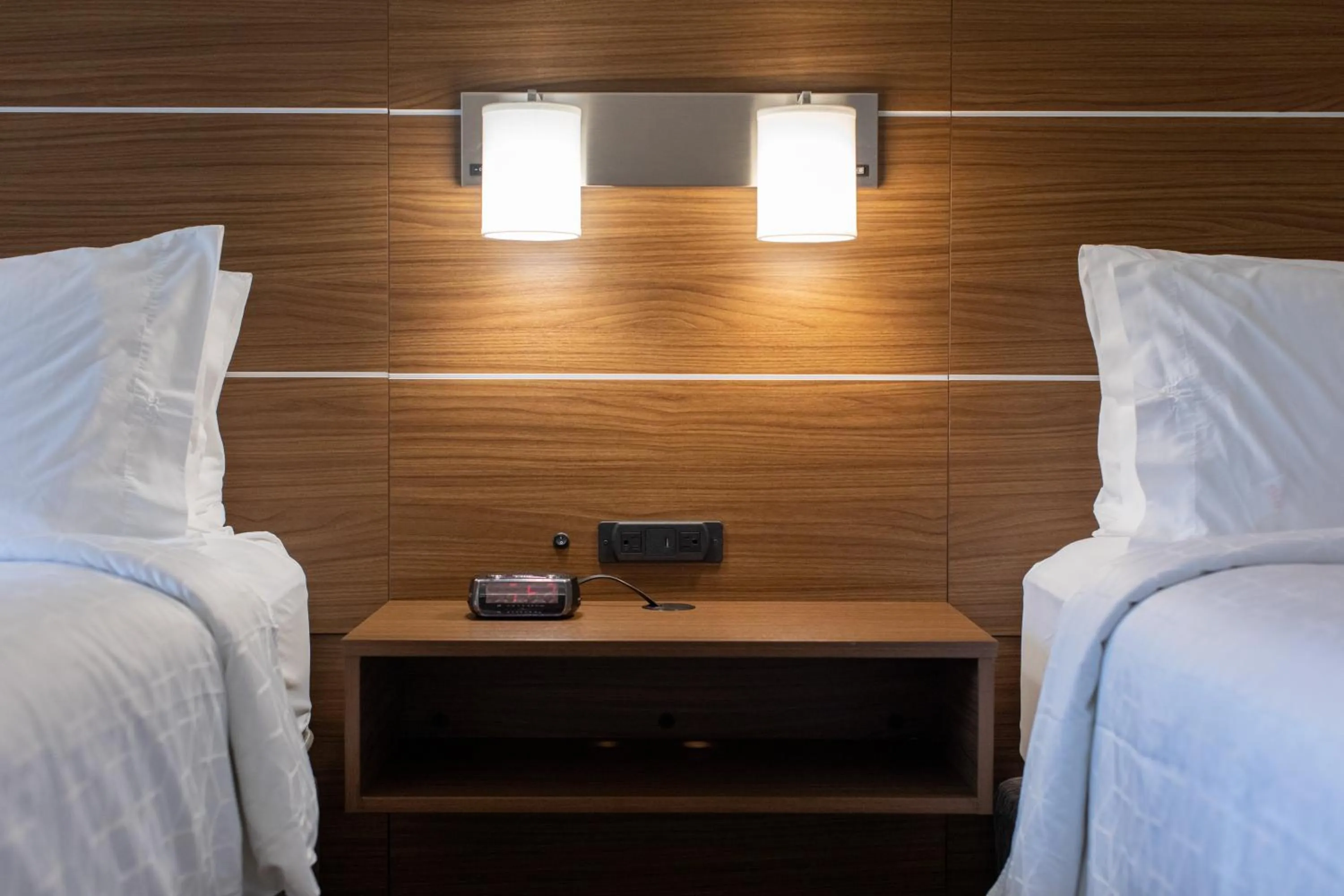 Photo of the whole room, Bed in Holiday Inn Express Johnson City by IHG