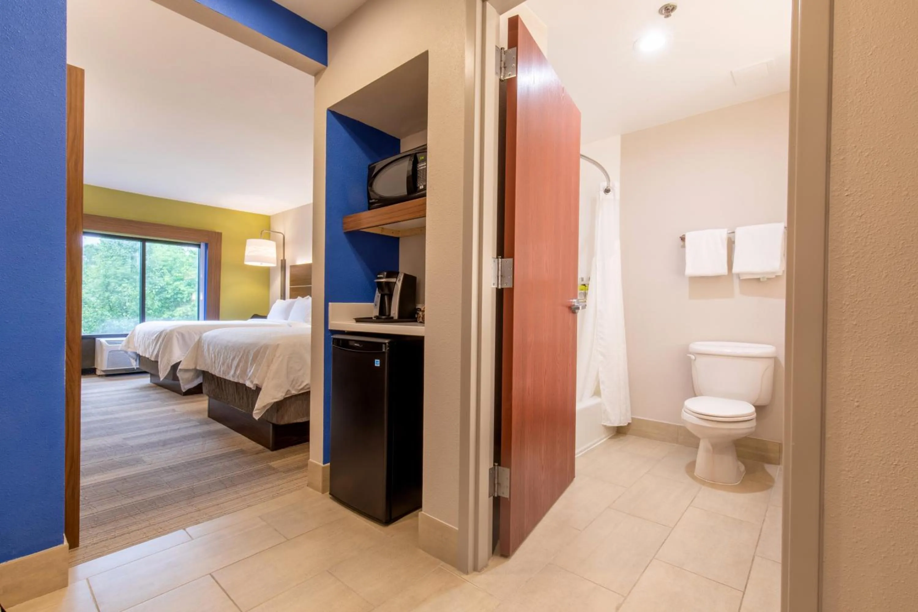 Photo of the whole room in Holiday Inn Express Johnson City by IHG