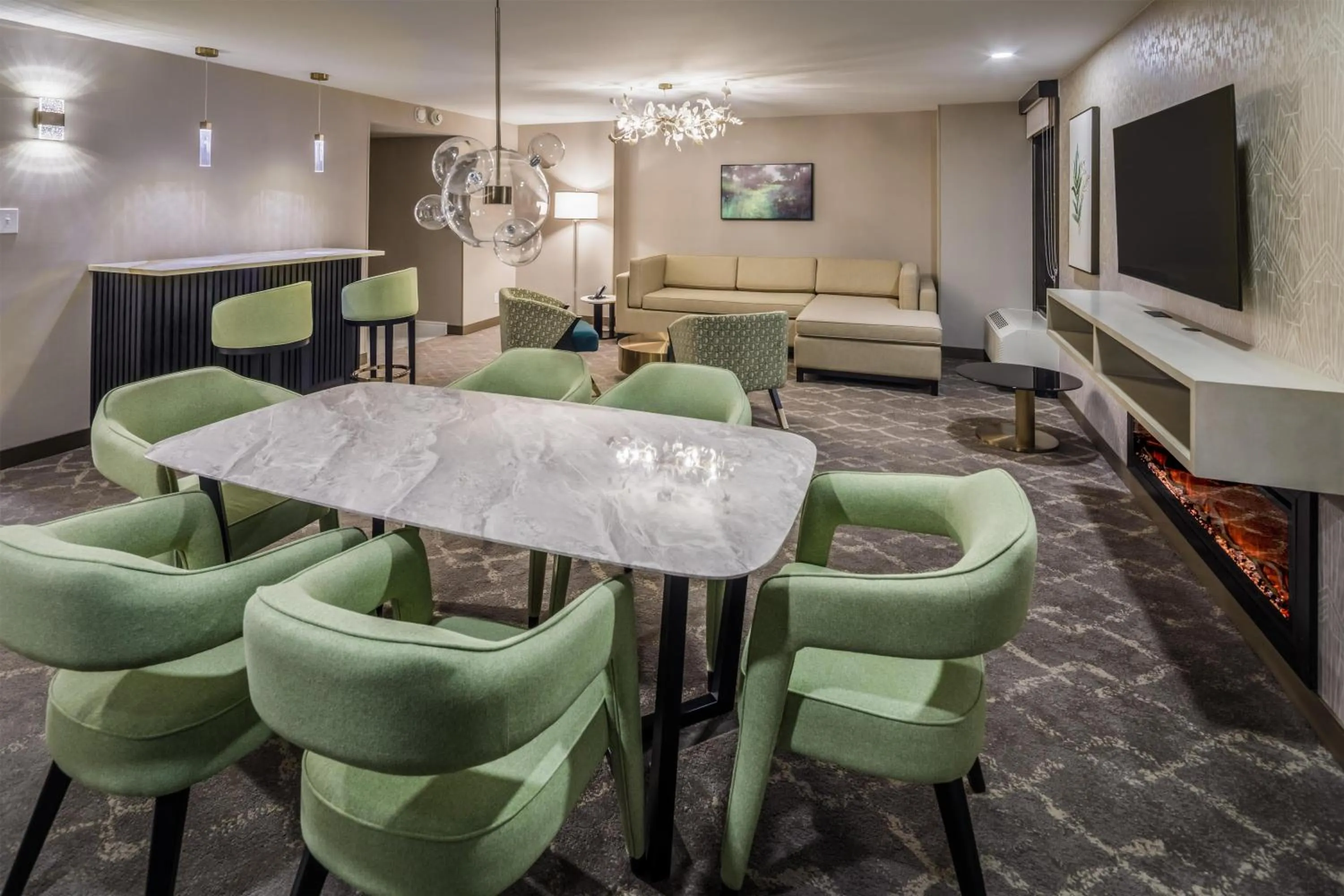 Living room in DoubleTree by Hilton Laredo