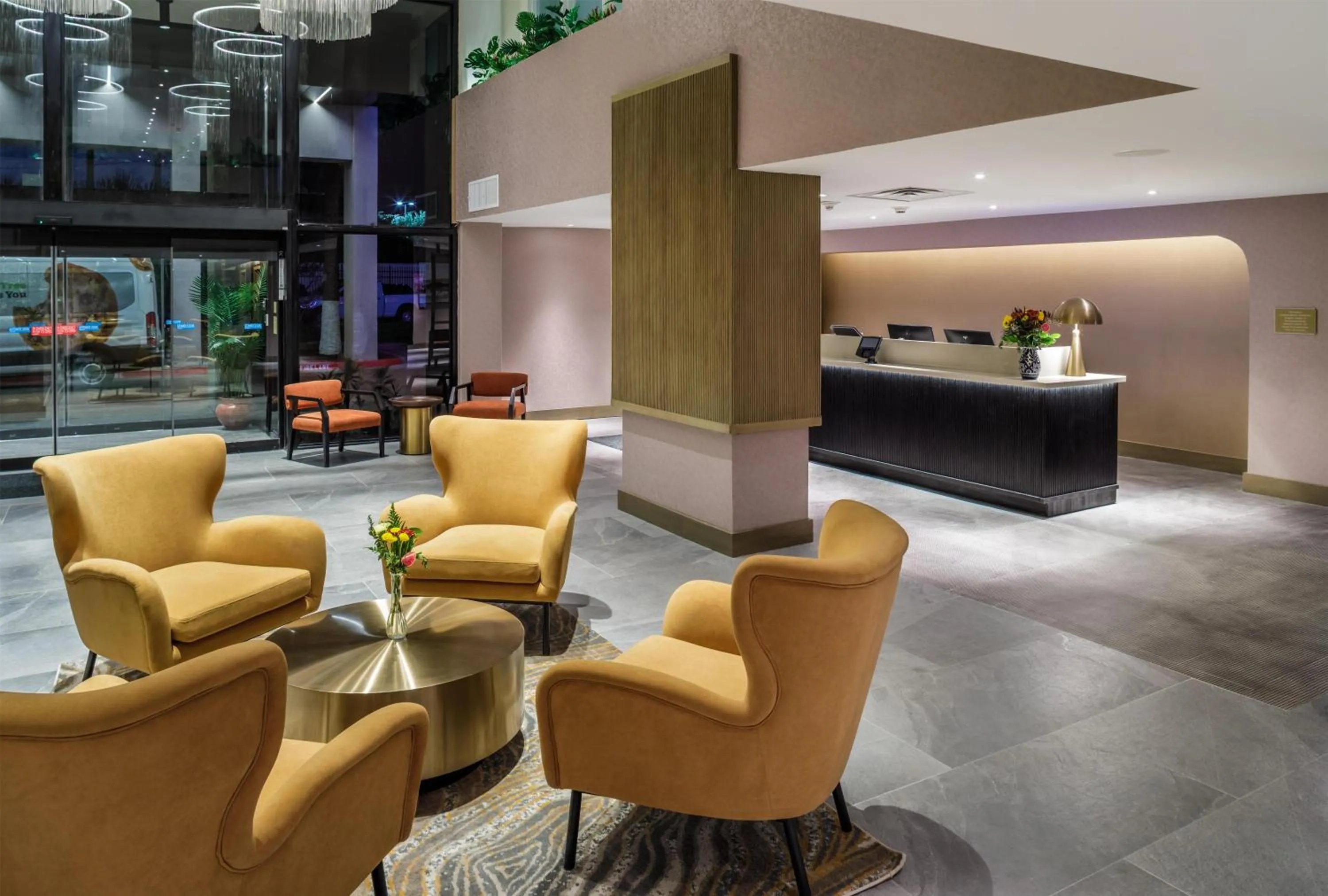 Lobby or reception in DoubleTree by Hilton Laredo