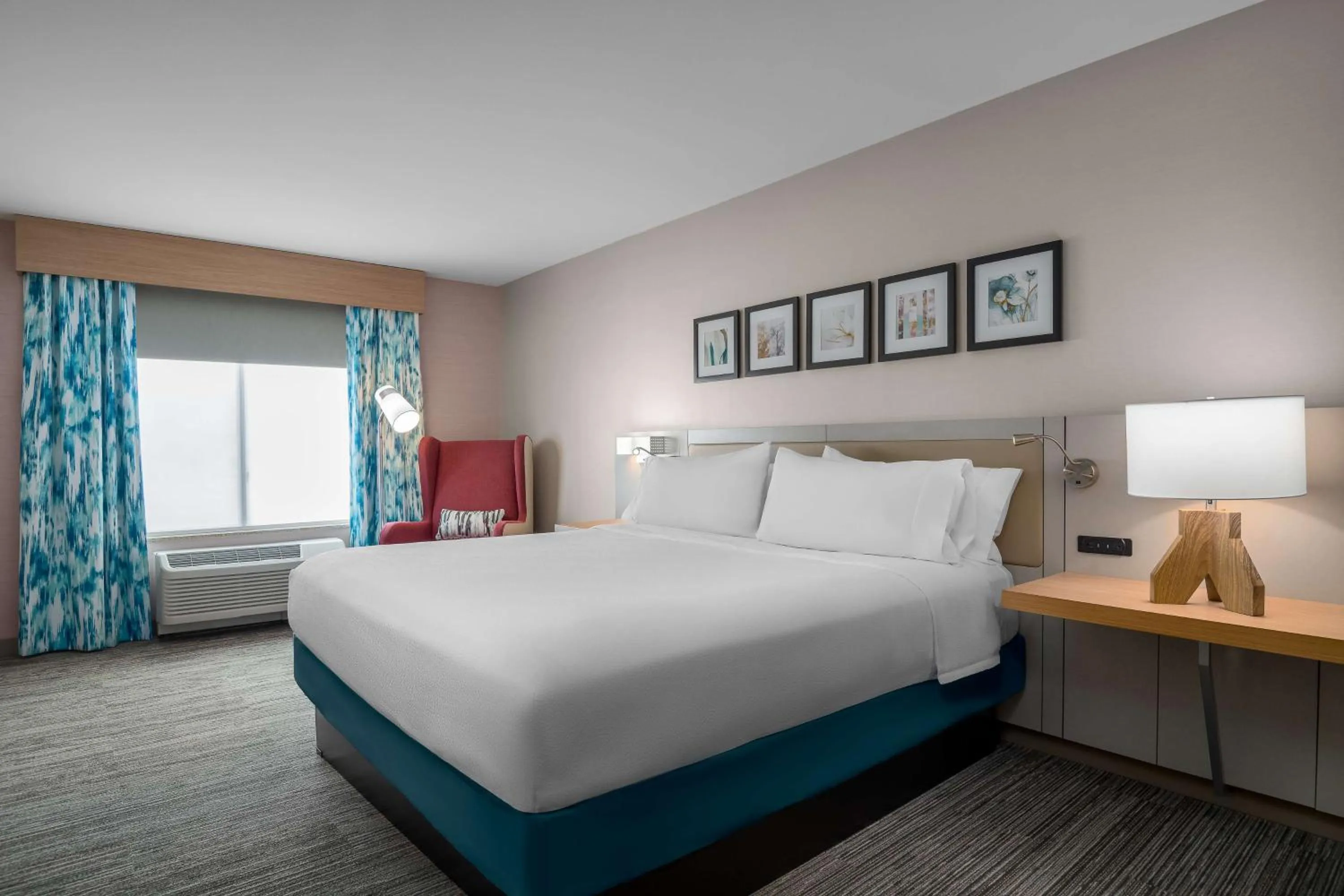 Bed in Hilton Garden Inn Great Falls