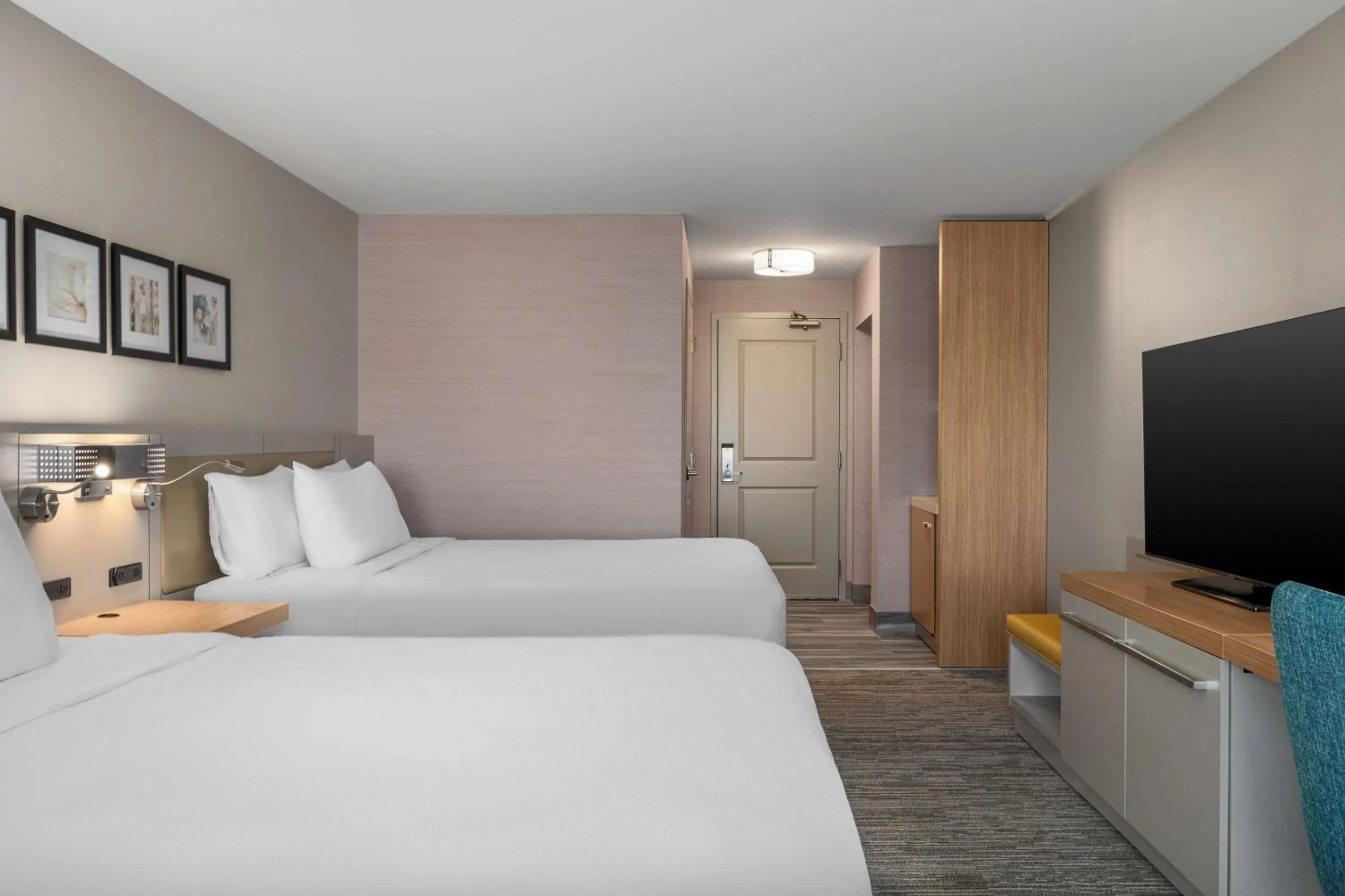 Bed in Hilton Garden Inn Great Falls