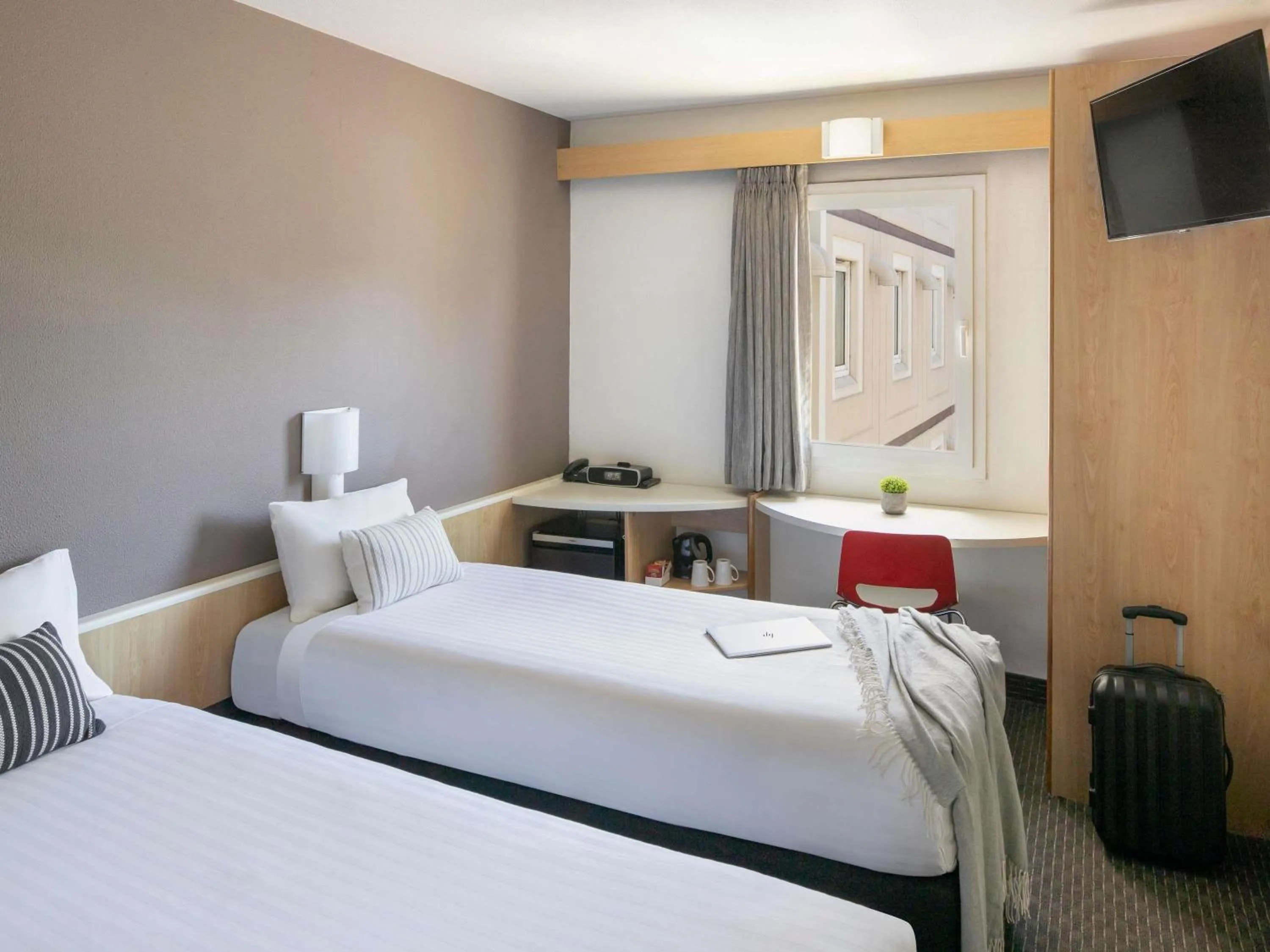 Bedroom, Bed in ibis Newcastle