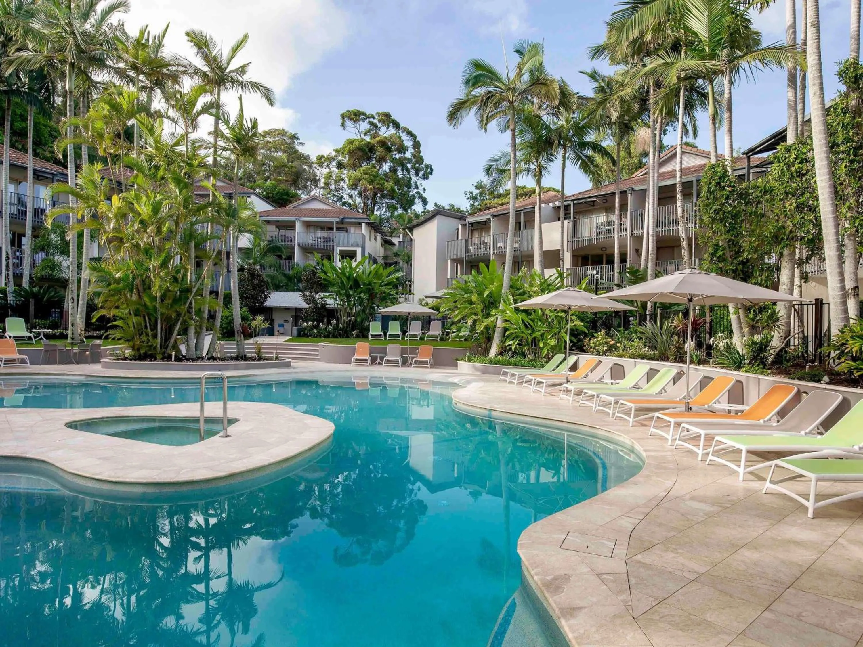 Property building in Mantra French Quarter Noosa