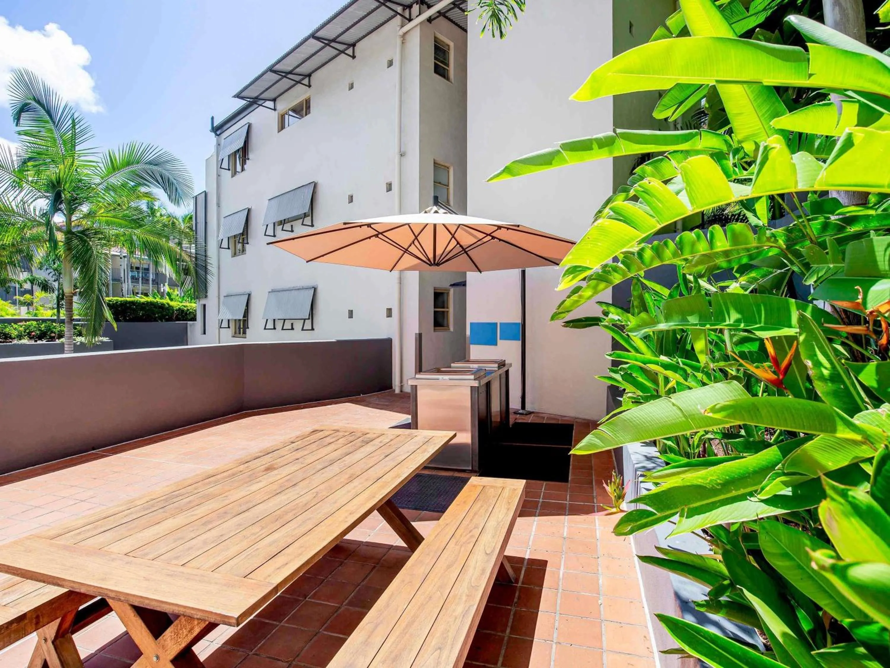 Property building in Mantra French Quarter Noosa