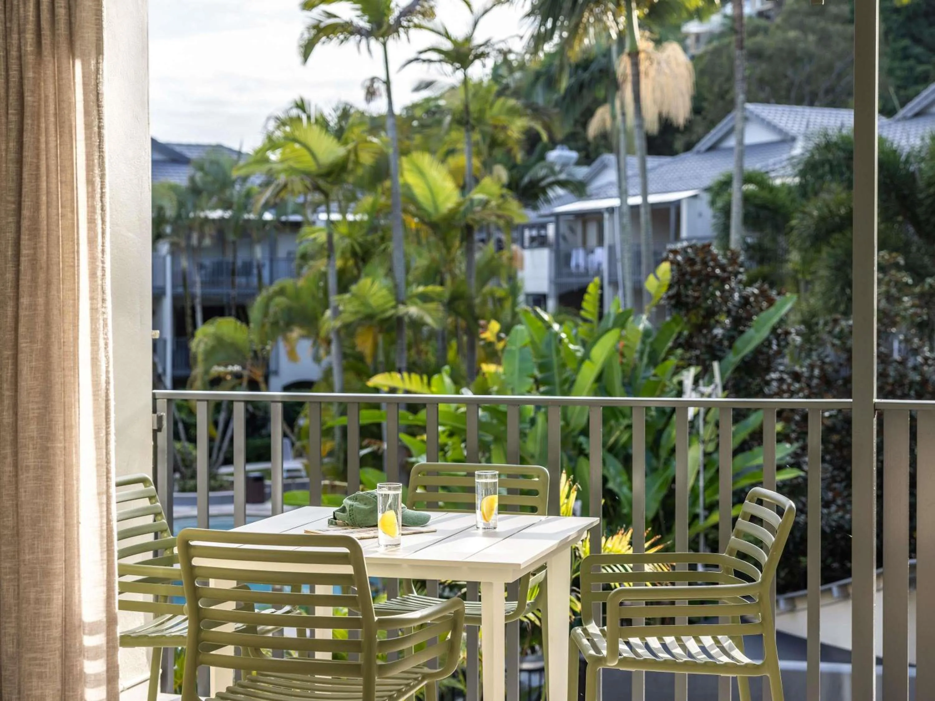 Property building in Mantra French Quarter Noosa