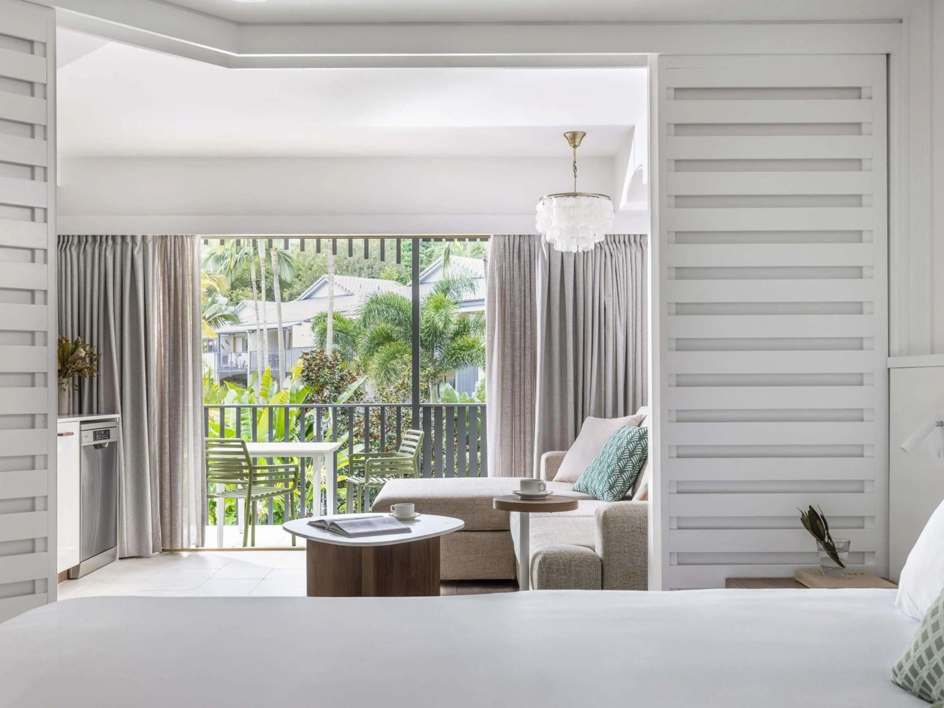 Bedroom, Bed in Mantra French Quarter Noosa