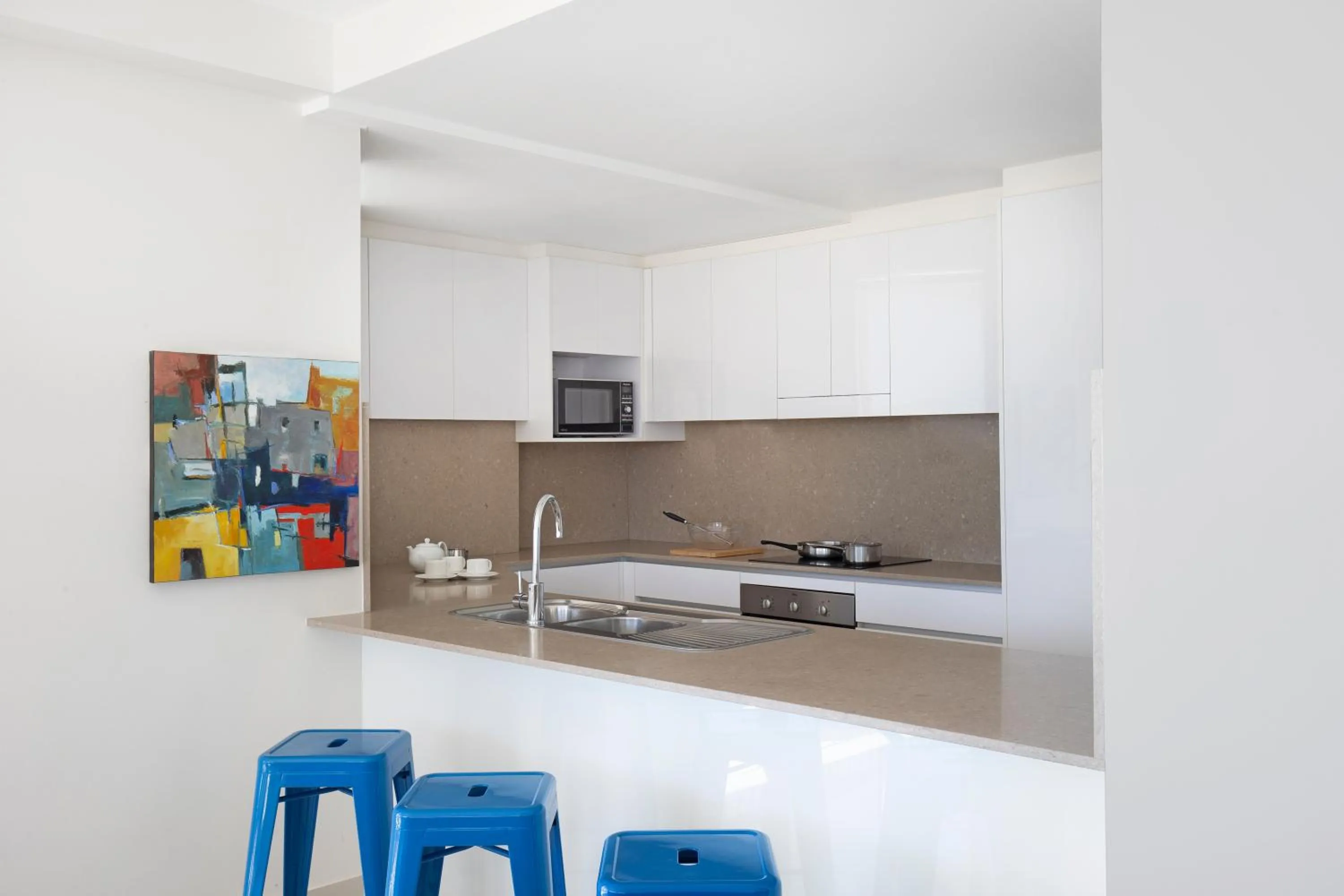 Kitchen or kitchenette in Paradise Centre Apartments