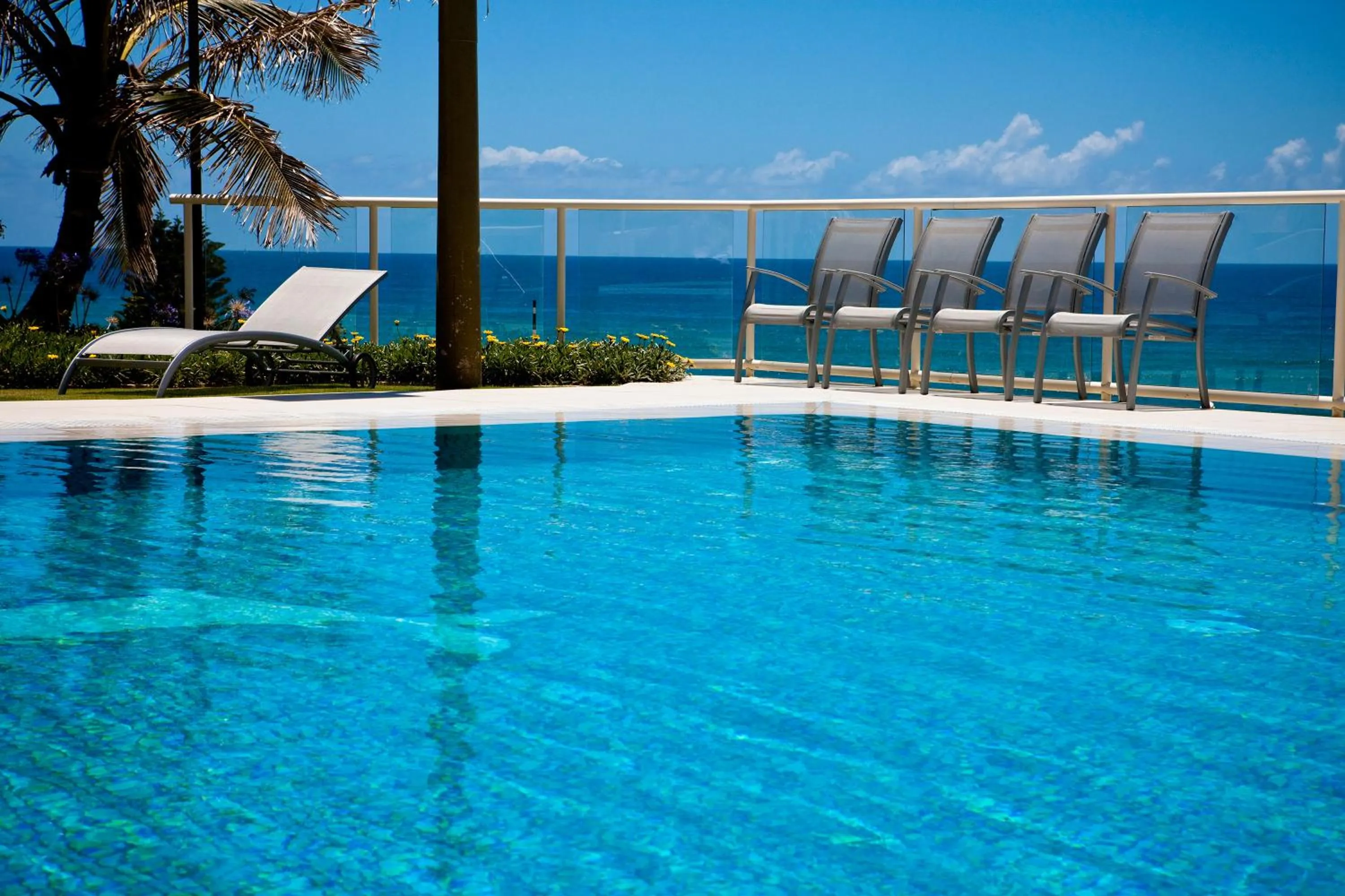 Swimming pool in Paradise Centre Apartments