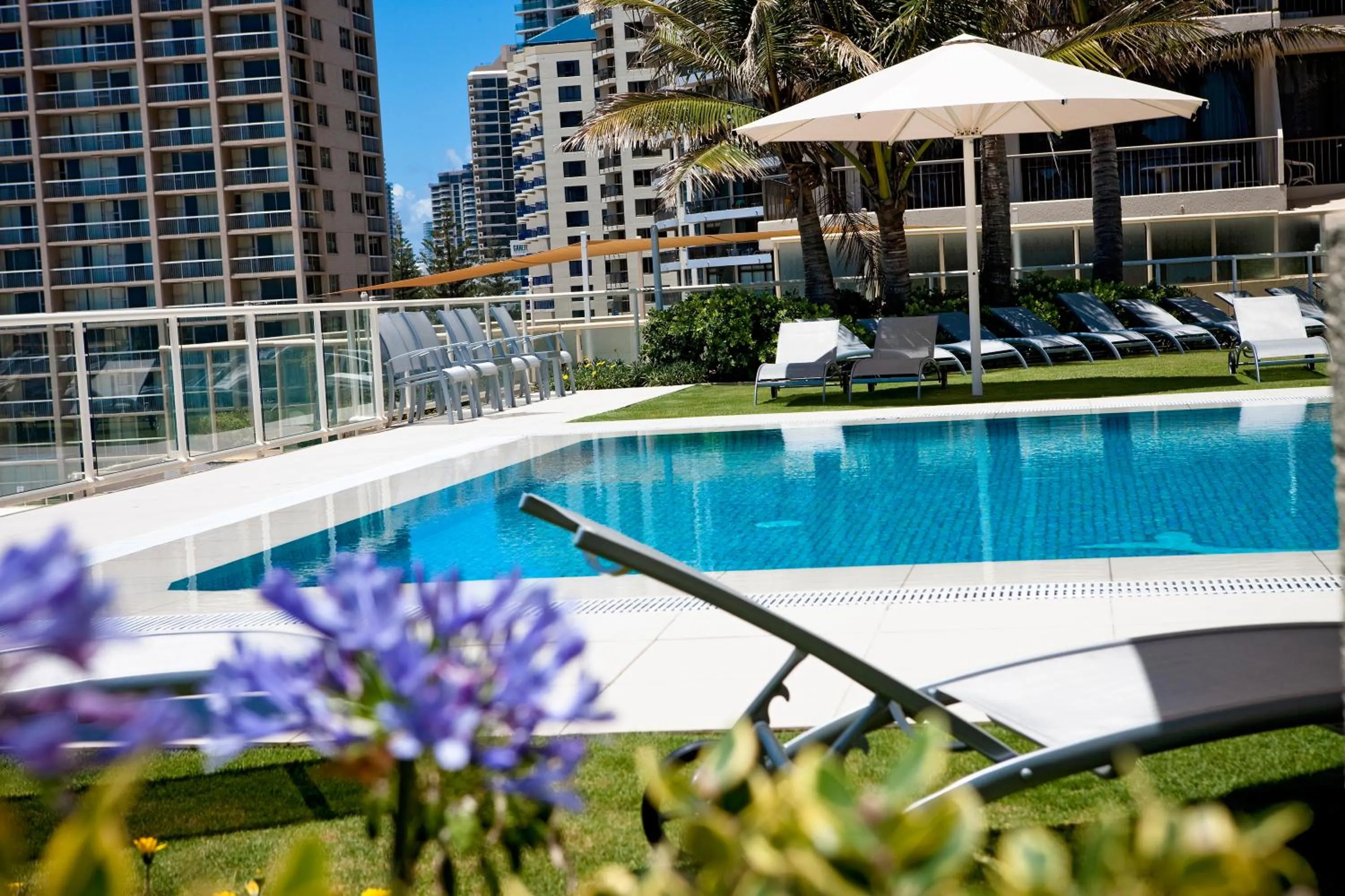 Swimming pool in Paradise Centre Apartments
