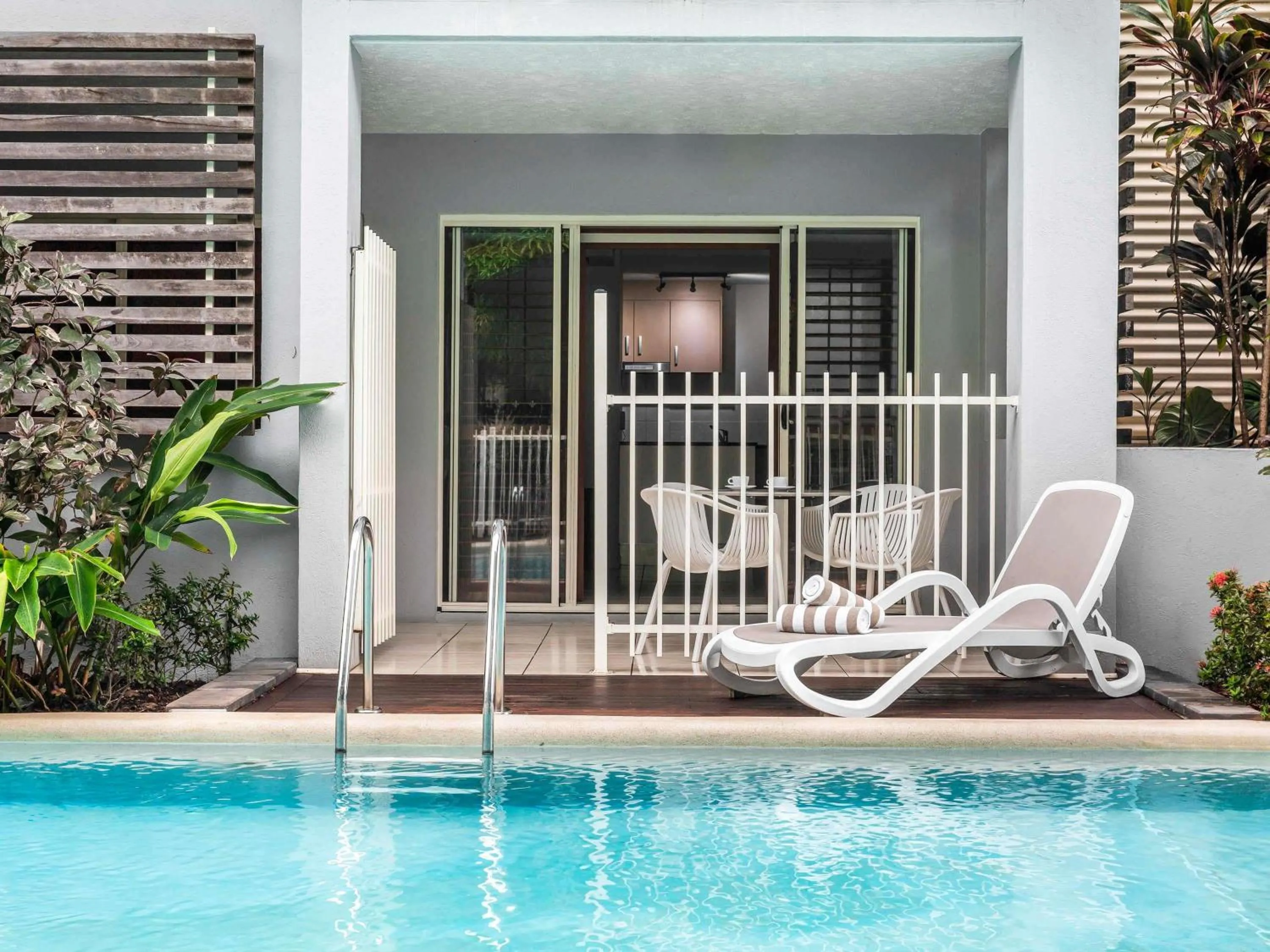 Property building in Mantra Aqueous on Port