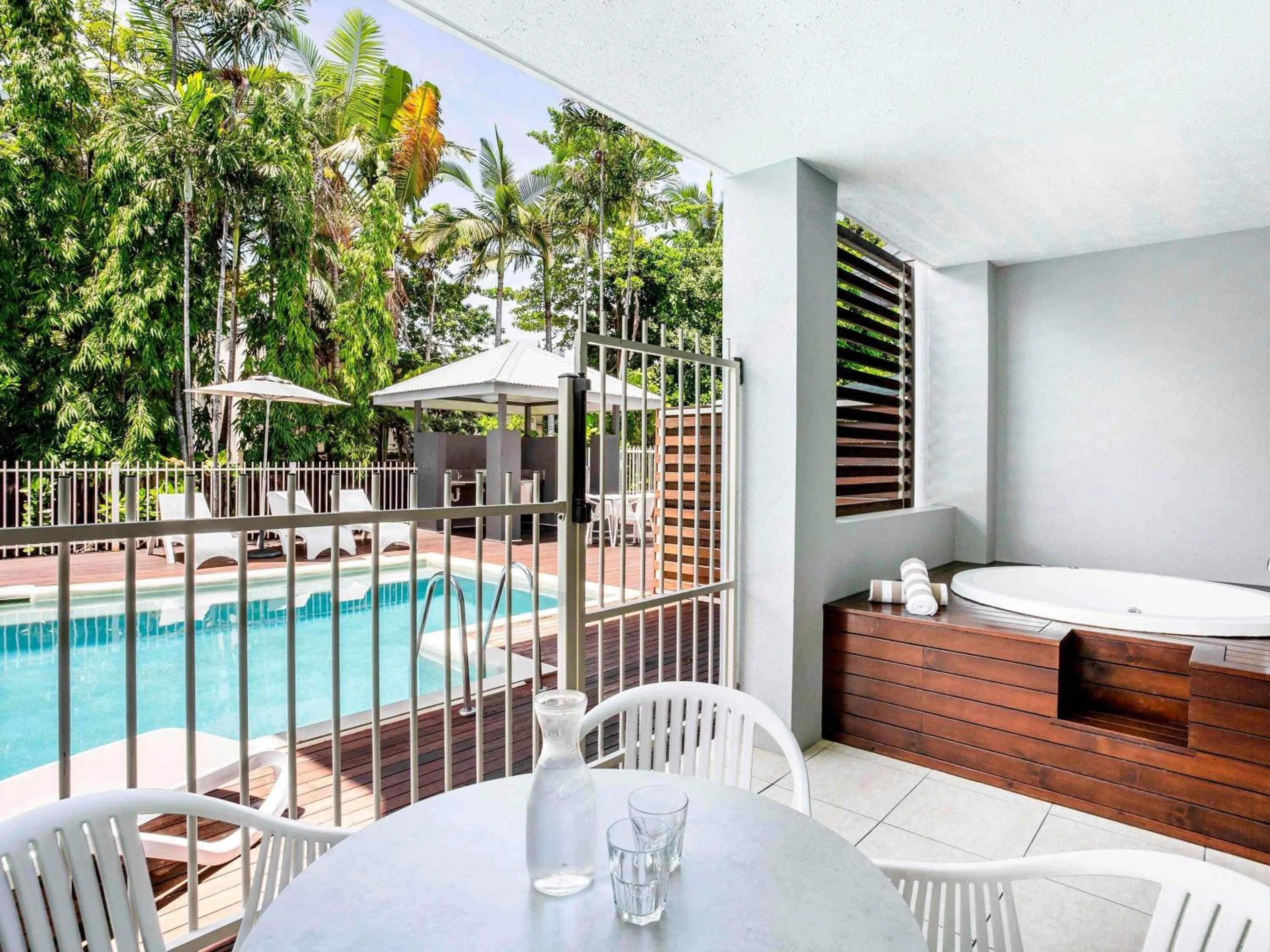 Property building in Mantra Aqueous on Port