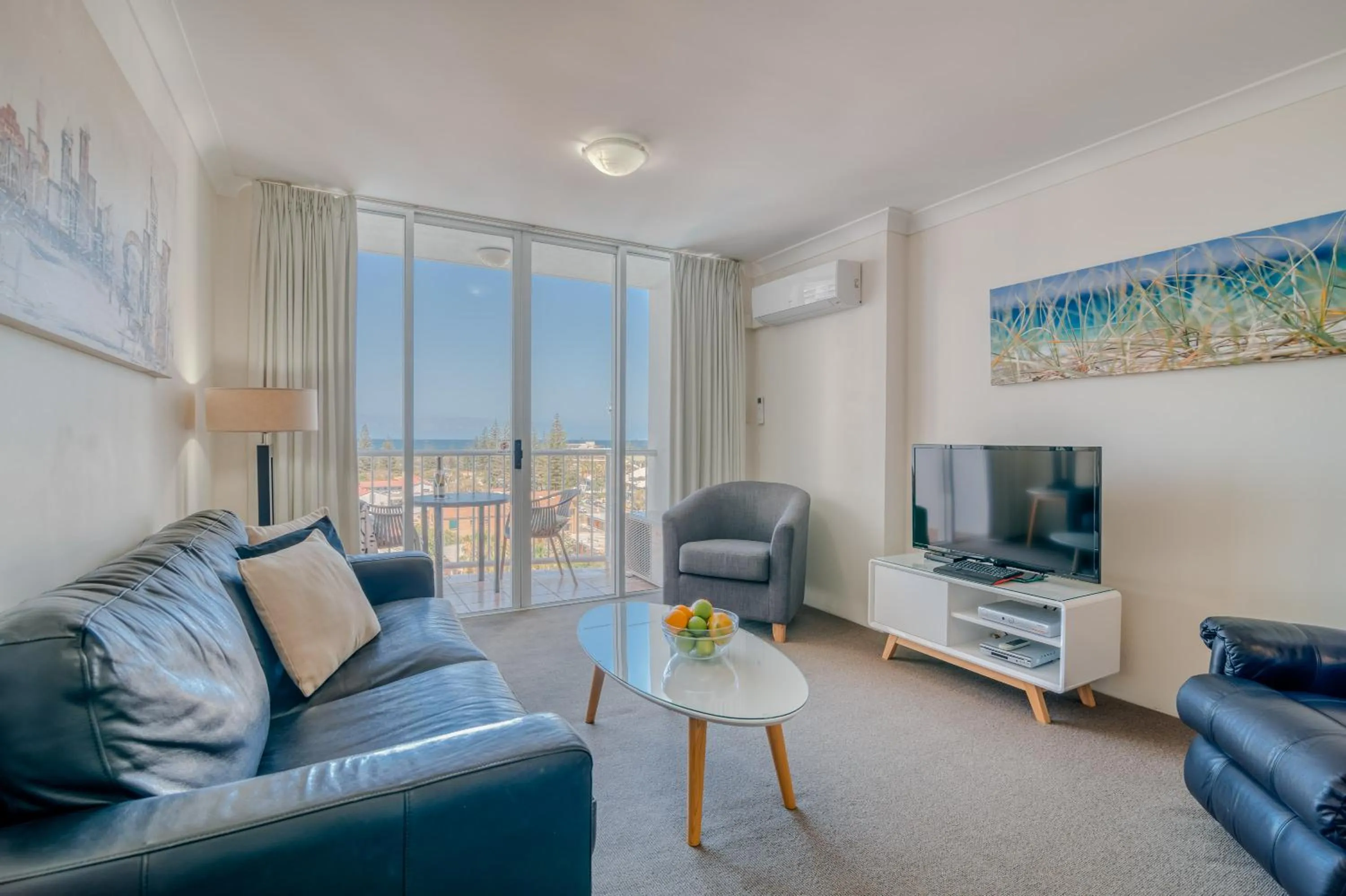 TV and multimedia in Bel Air on Broadbeach - Official