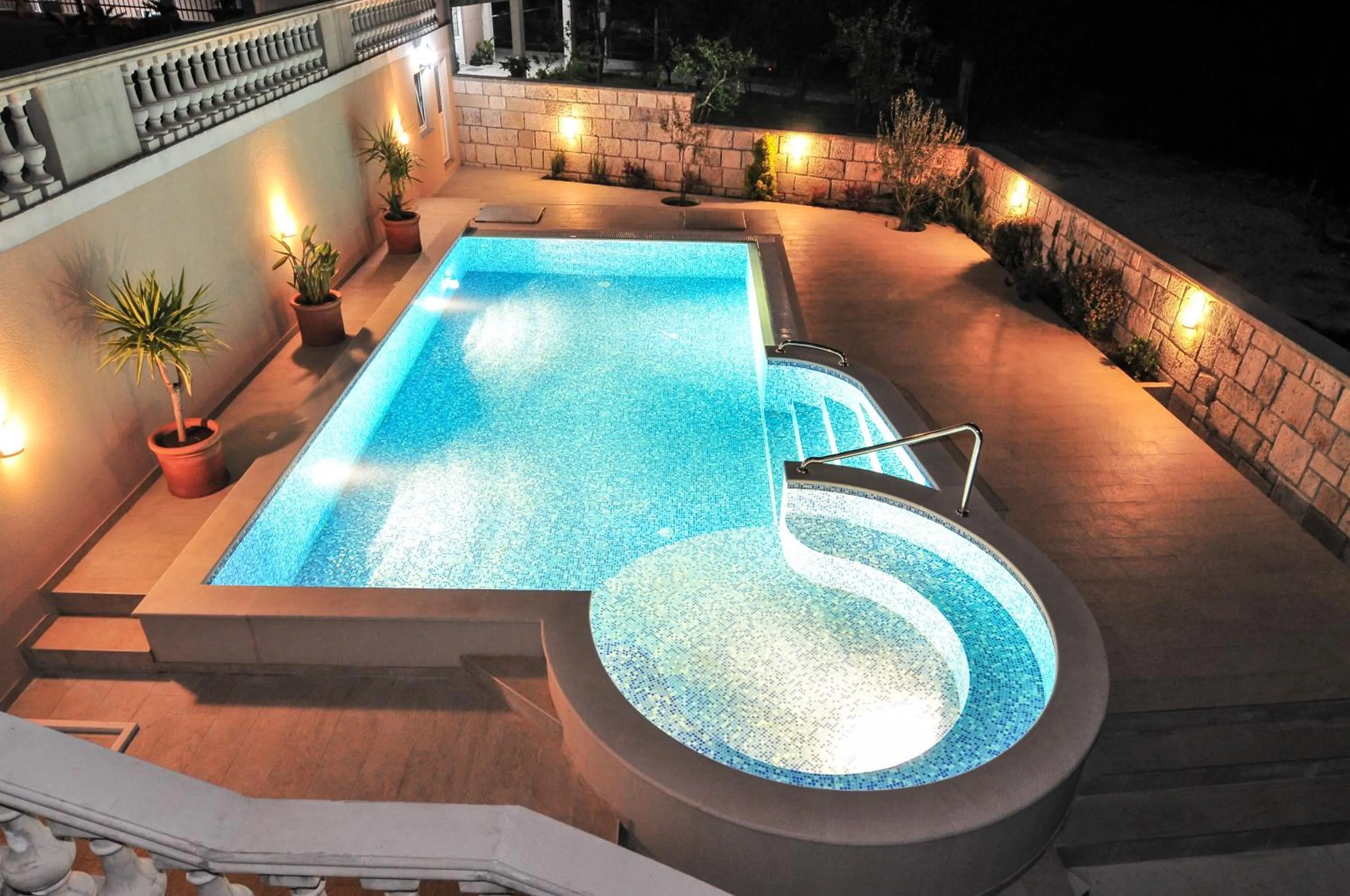 Pontus Luxury Apartments