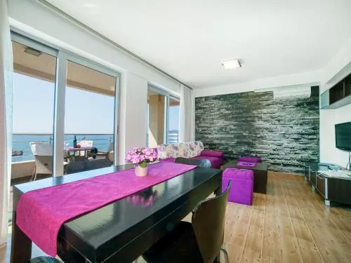 Apartments Raymond