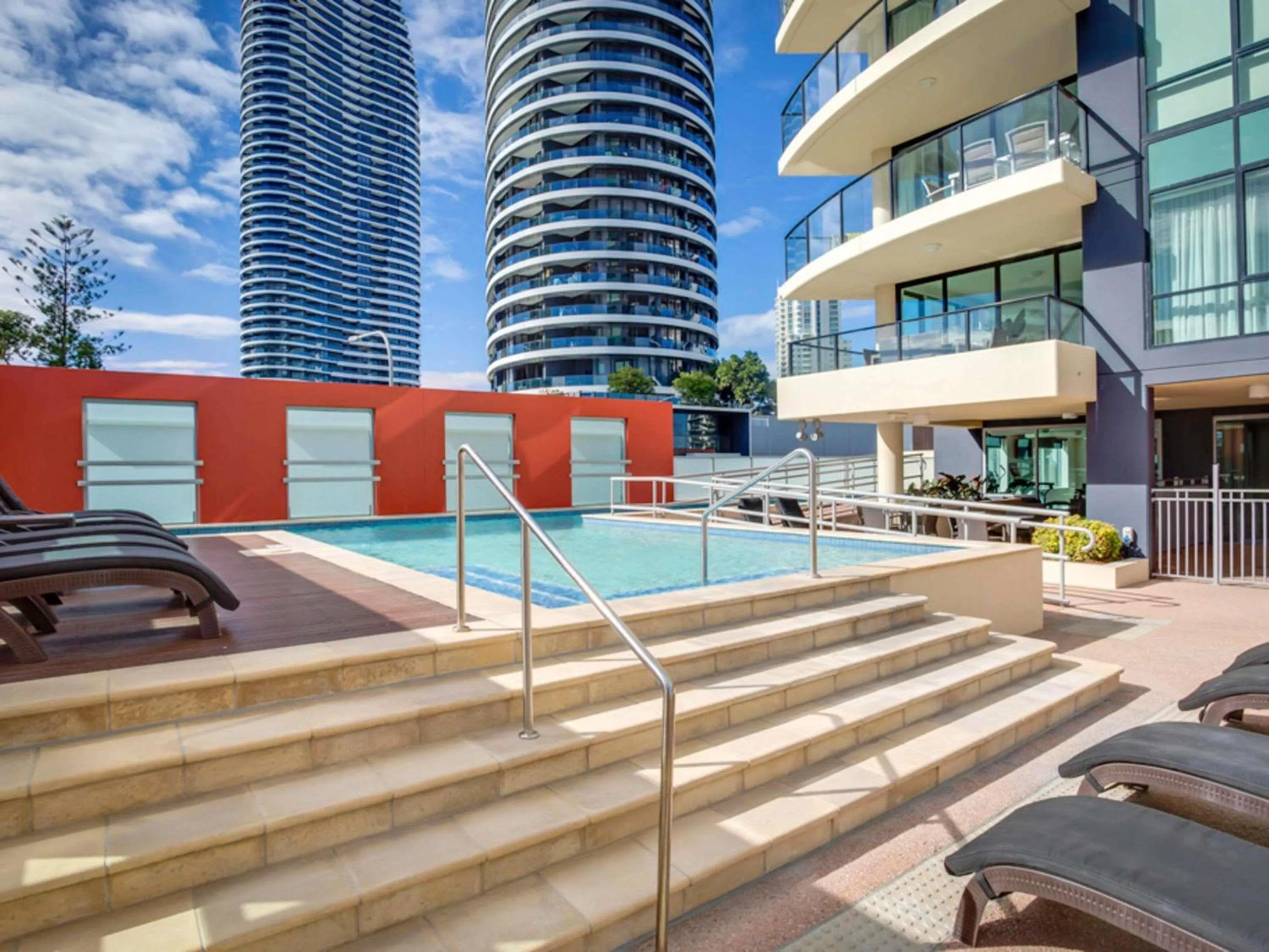 Property building in Mantra Broadbeach on the Park