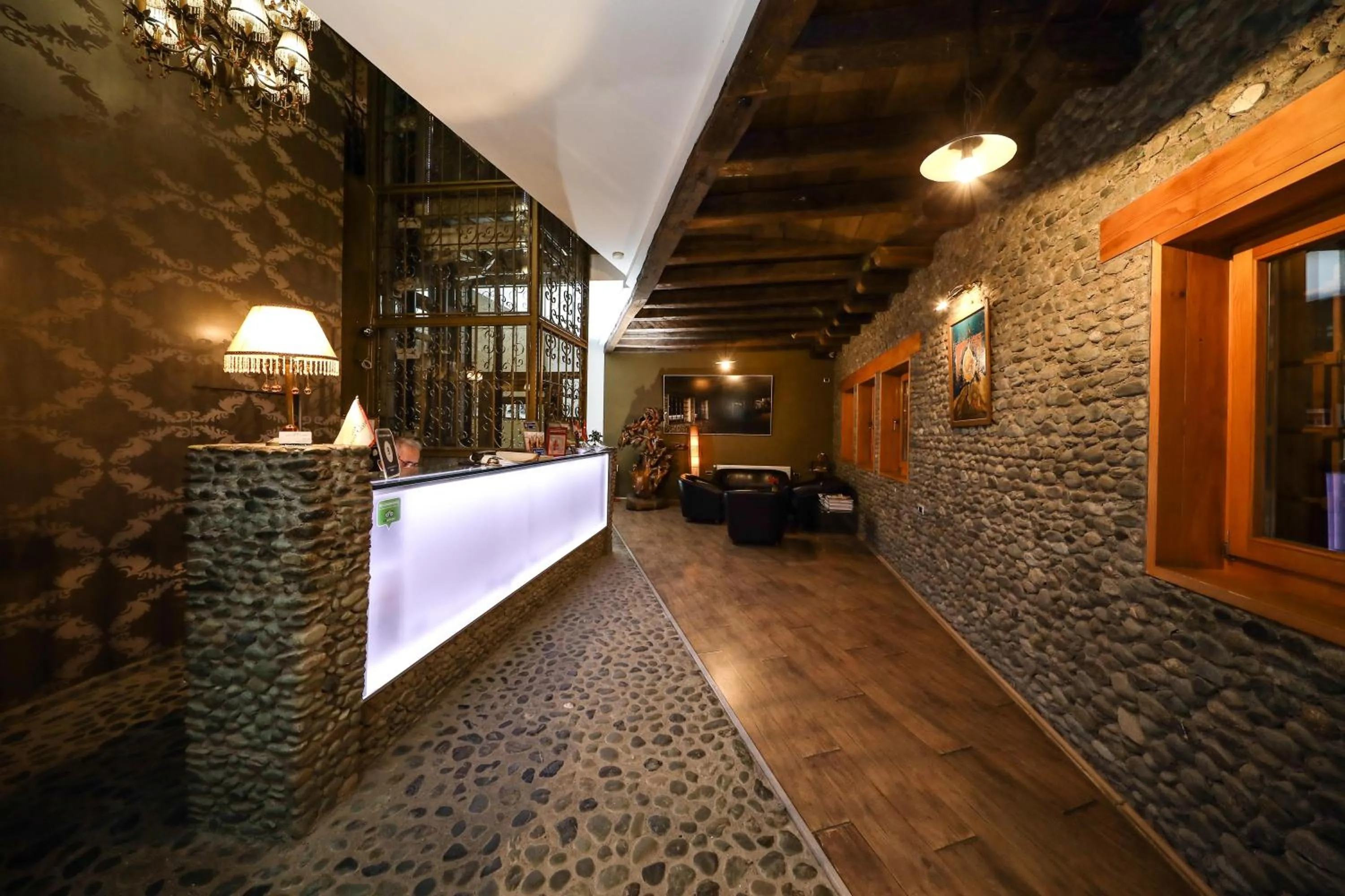 Hotel Çarshia e Jupave