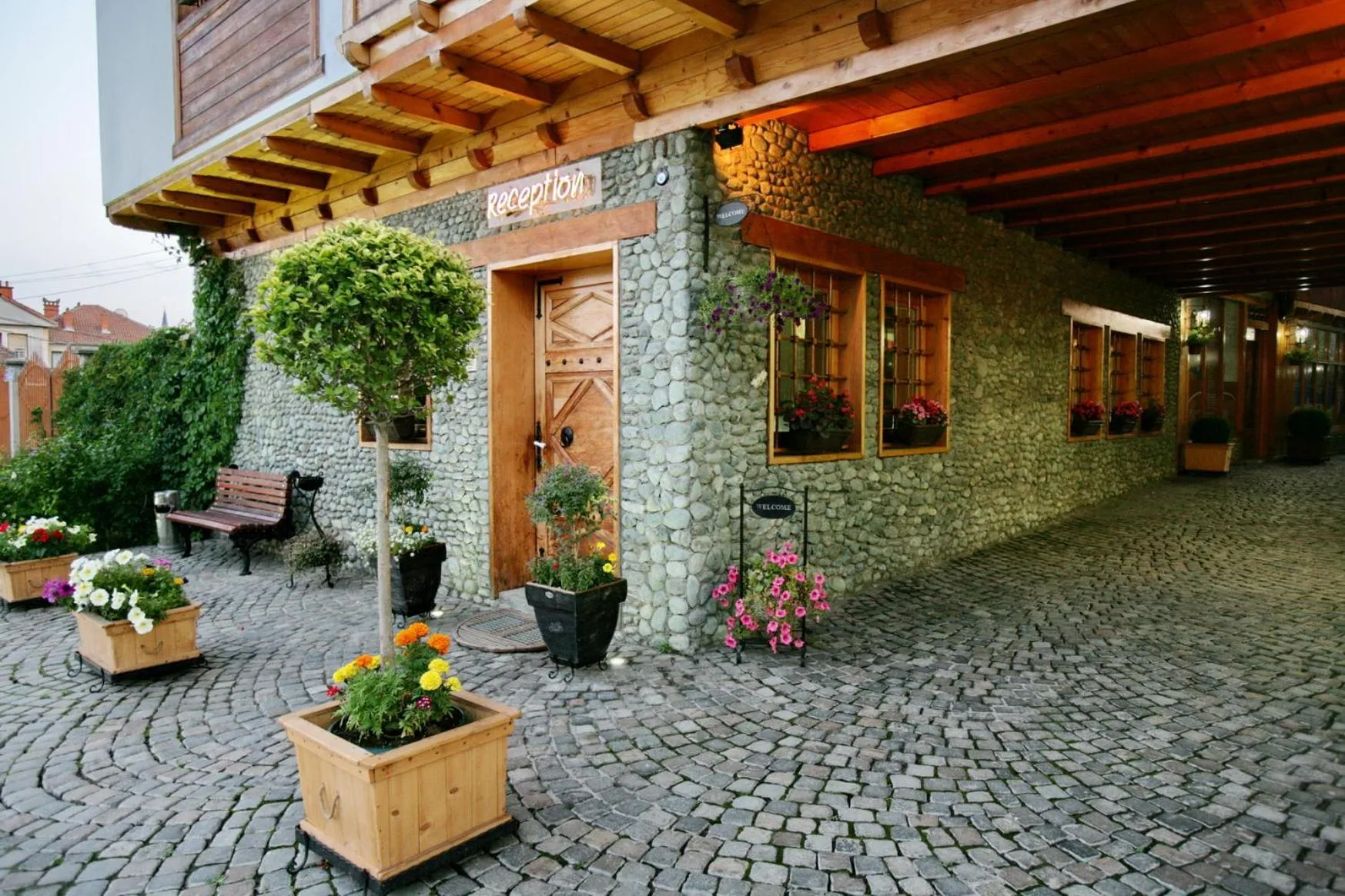 Hotel Çarshia e Jupave