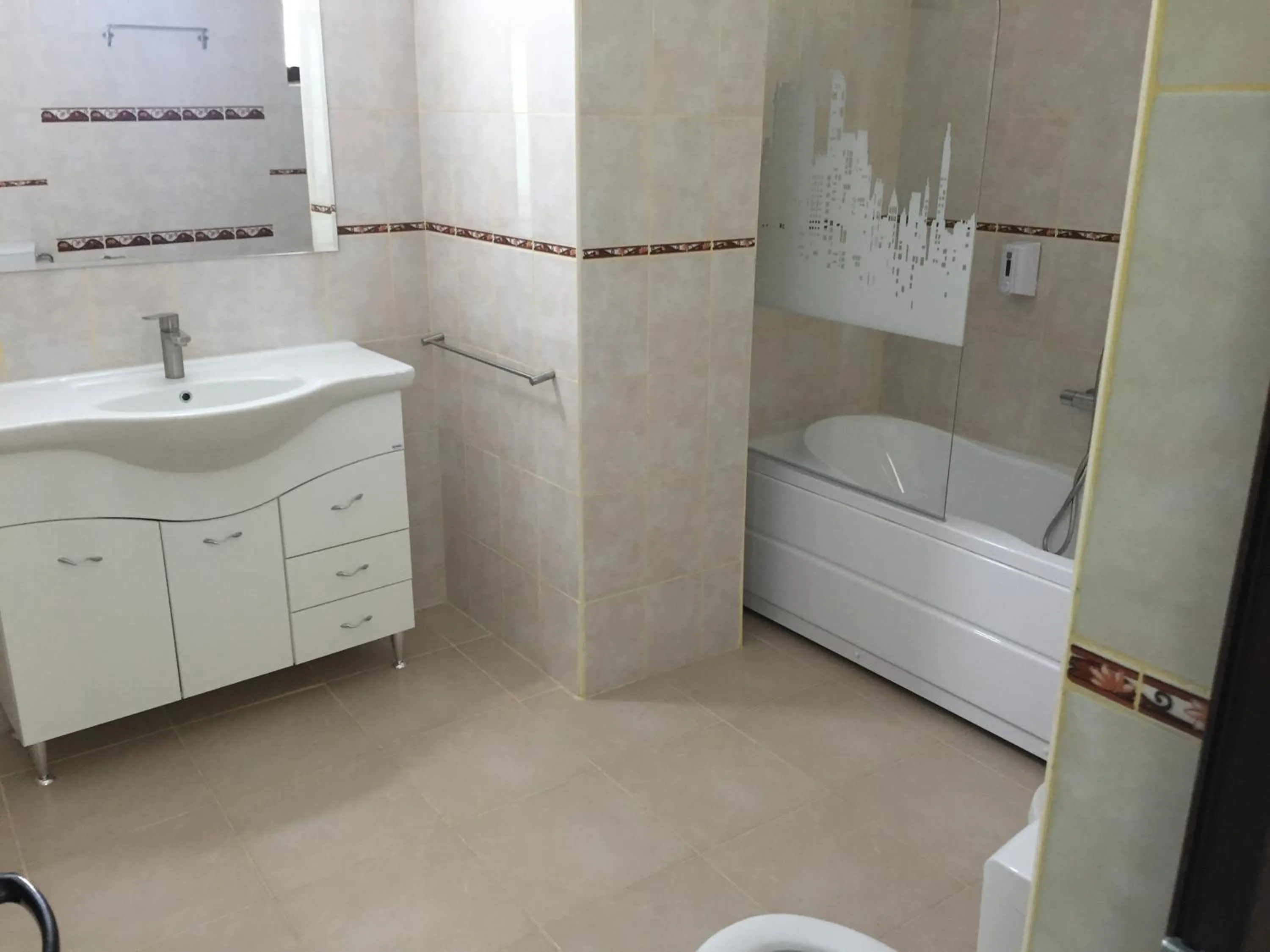 Photo of the whole room in Paradox Oituz