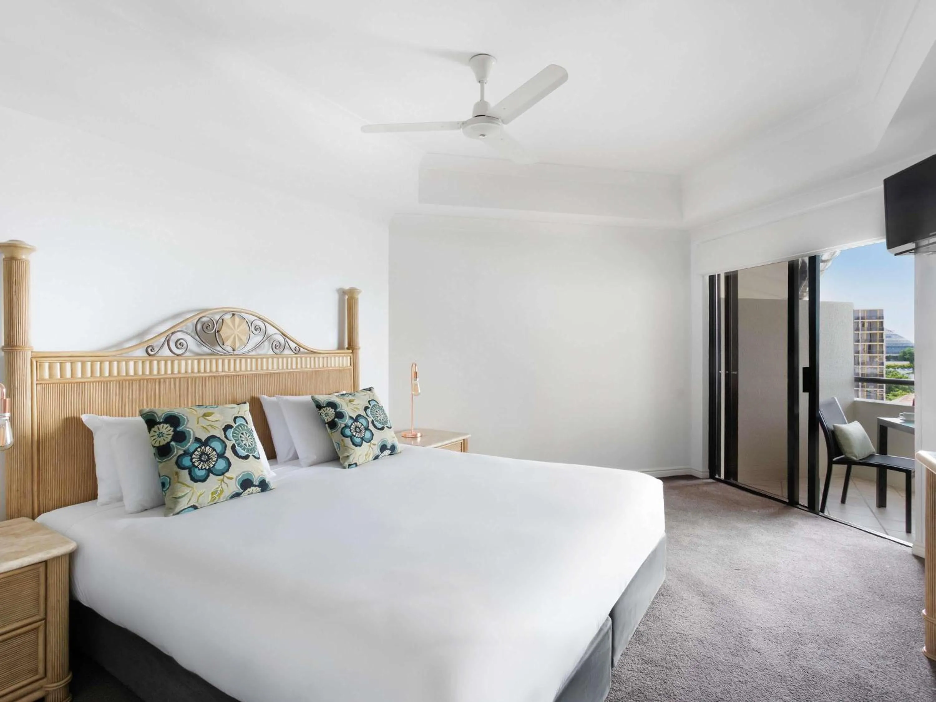 Bedroom, Bed in Mantra Esplanade