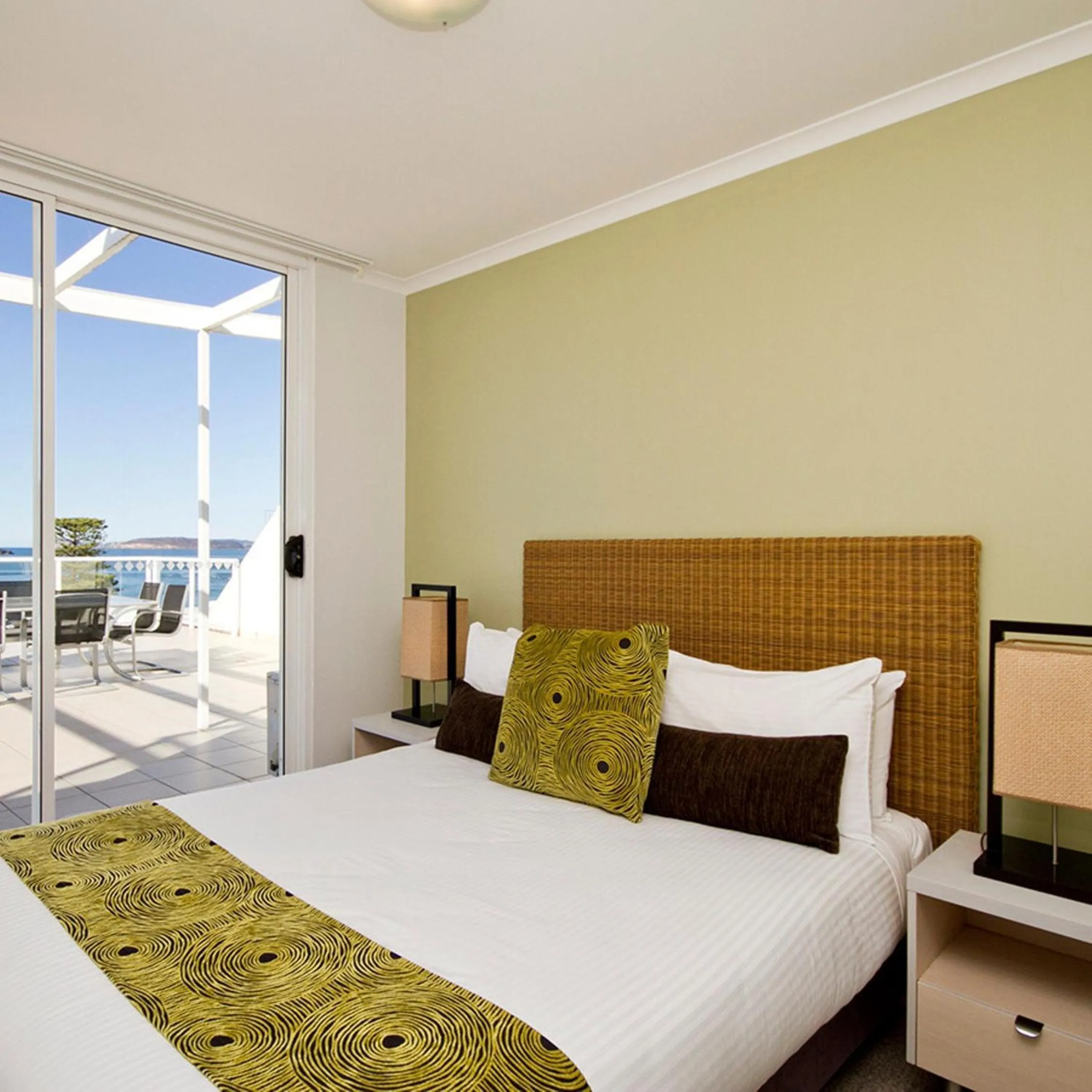 Bed in Mantra Ettalong Beach