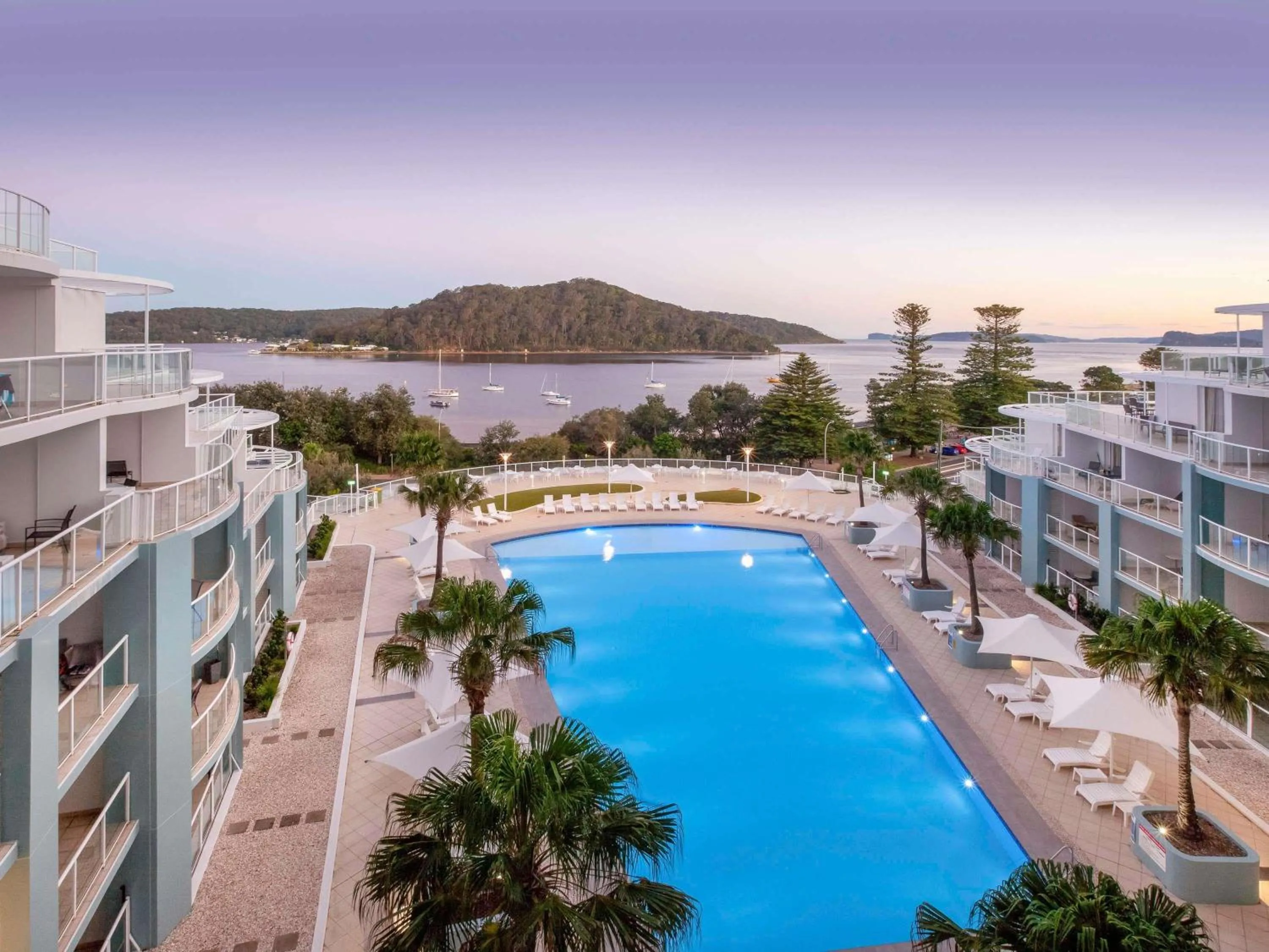 Property building in Mantra Ettalong Beach