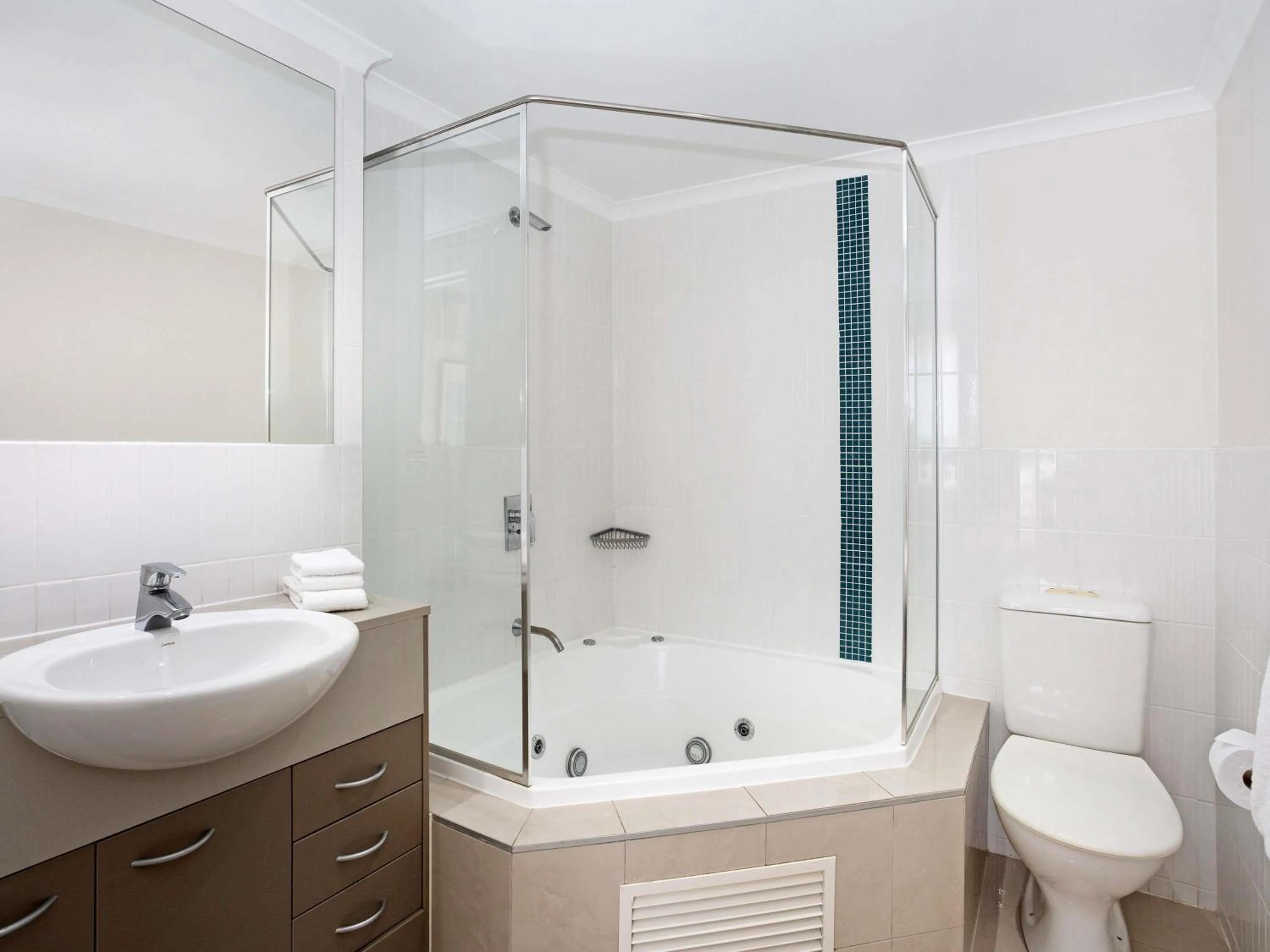 Bedroom in Mantra Ettalong Beach