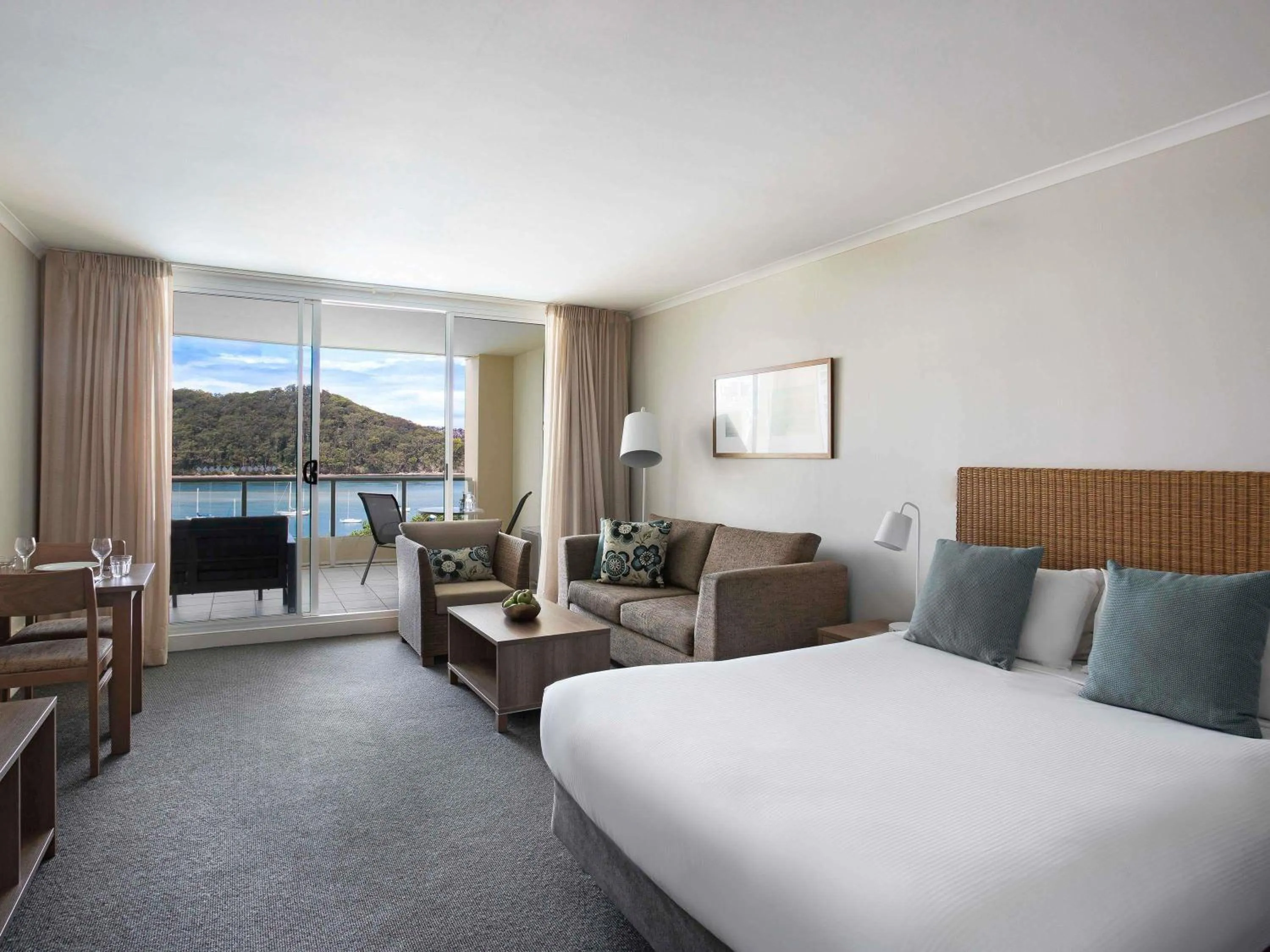 Bedroom, Bed in Mantra Ettalong Beach