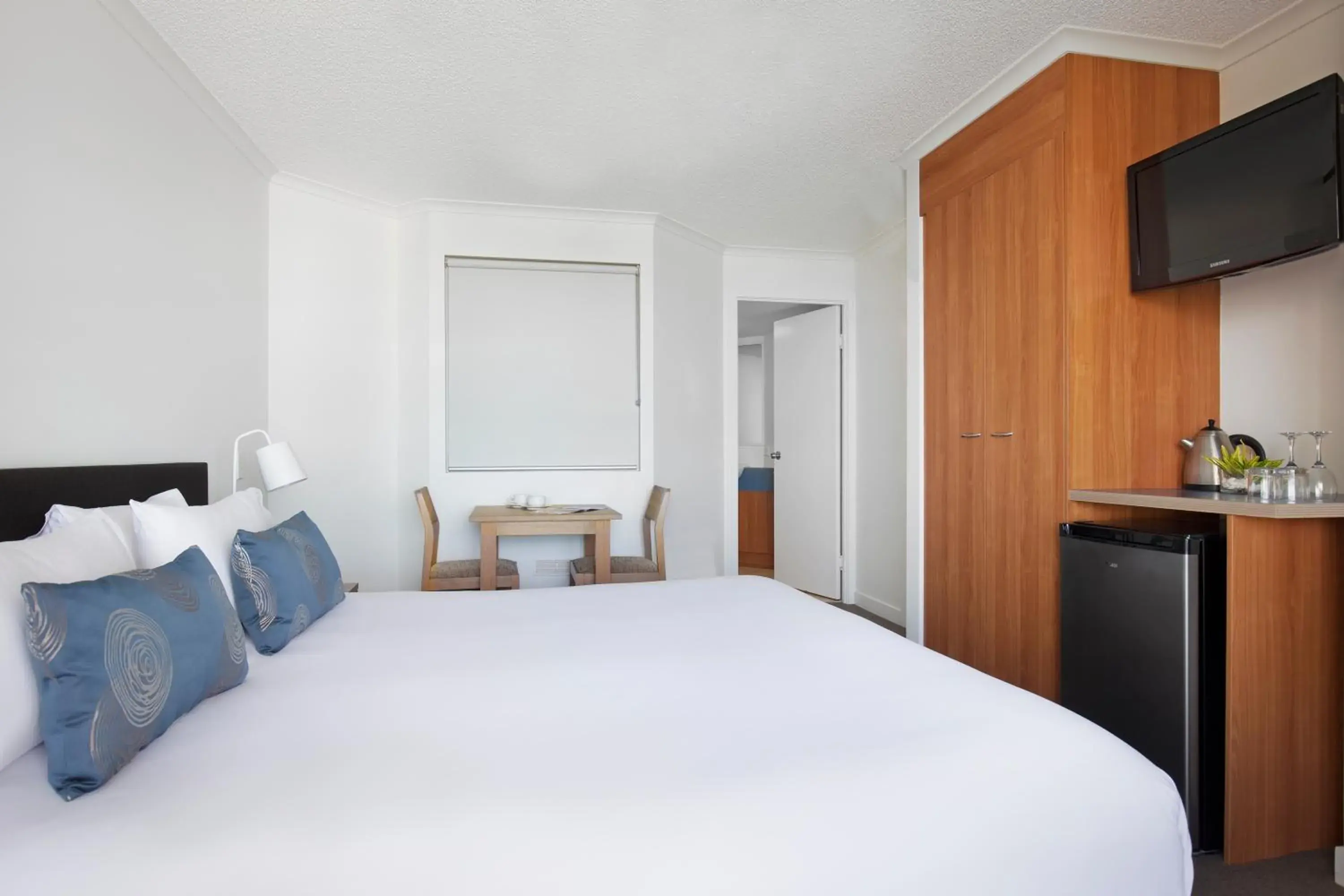 Hotel Room in Mantra Hervey Bay Hotel Room in Mantra Hervey Bay