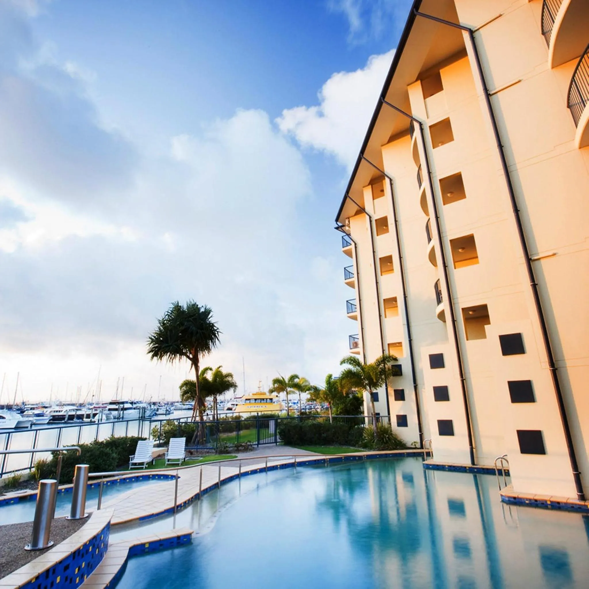 Property building in Mantra Hervey Bay