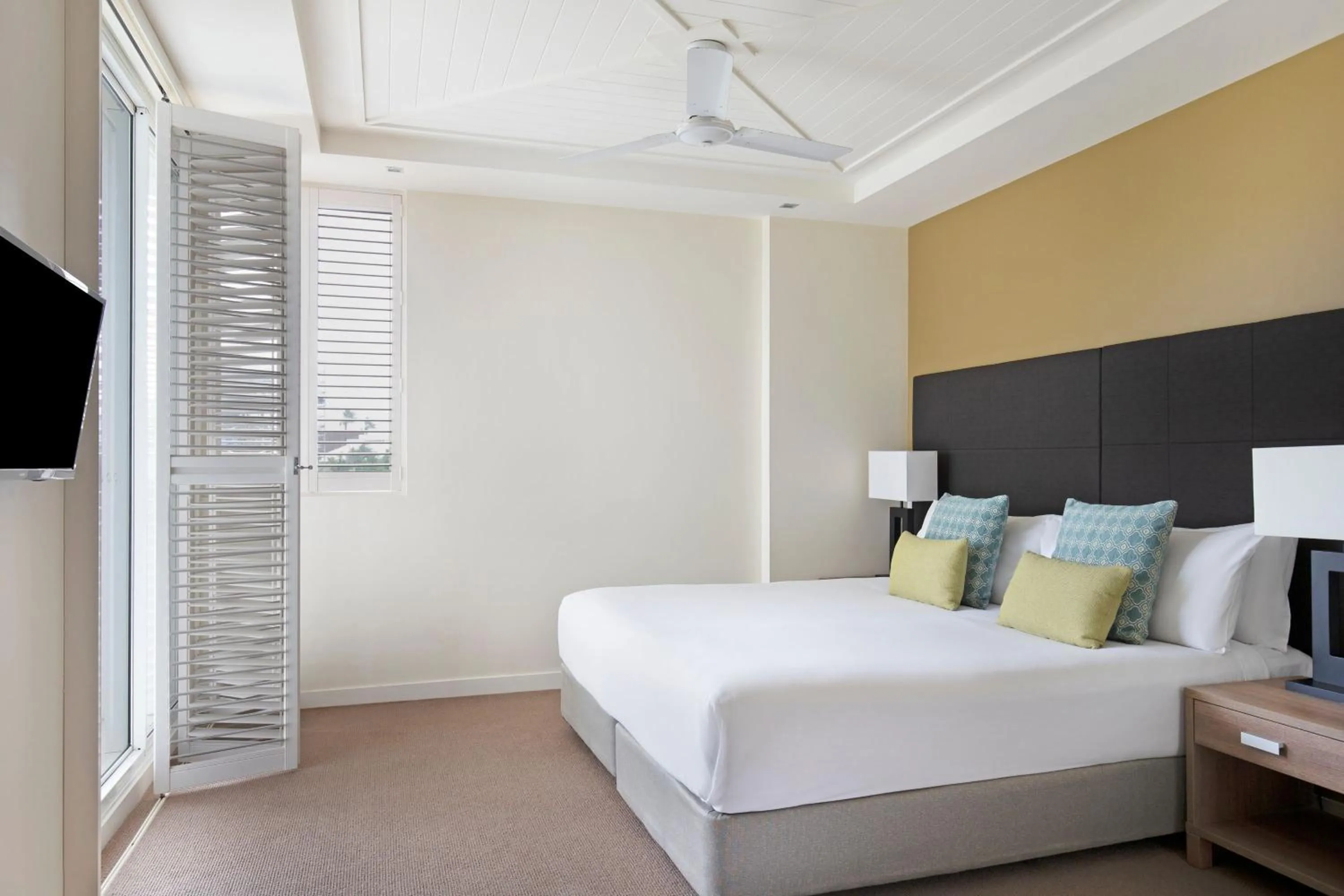 Bedroom, Bed in Mantra on Salt Beach